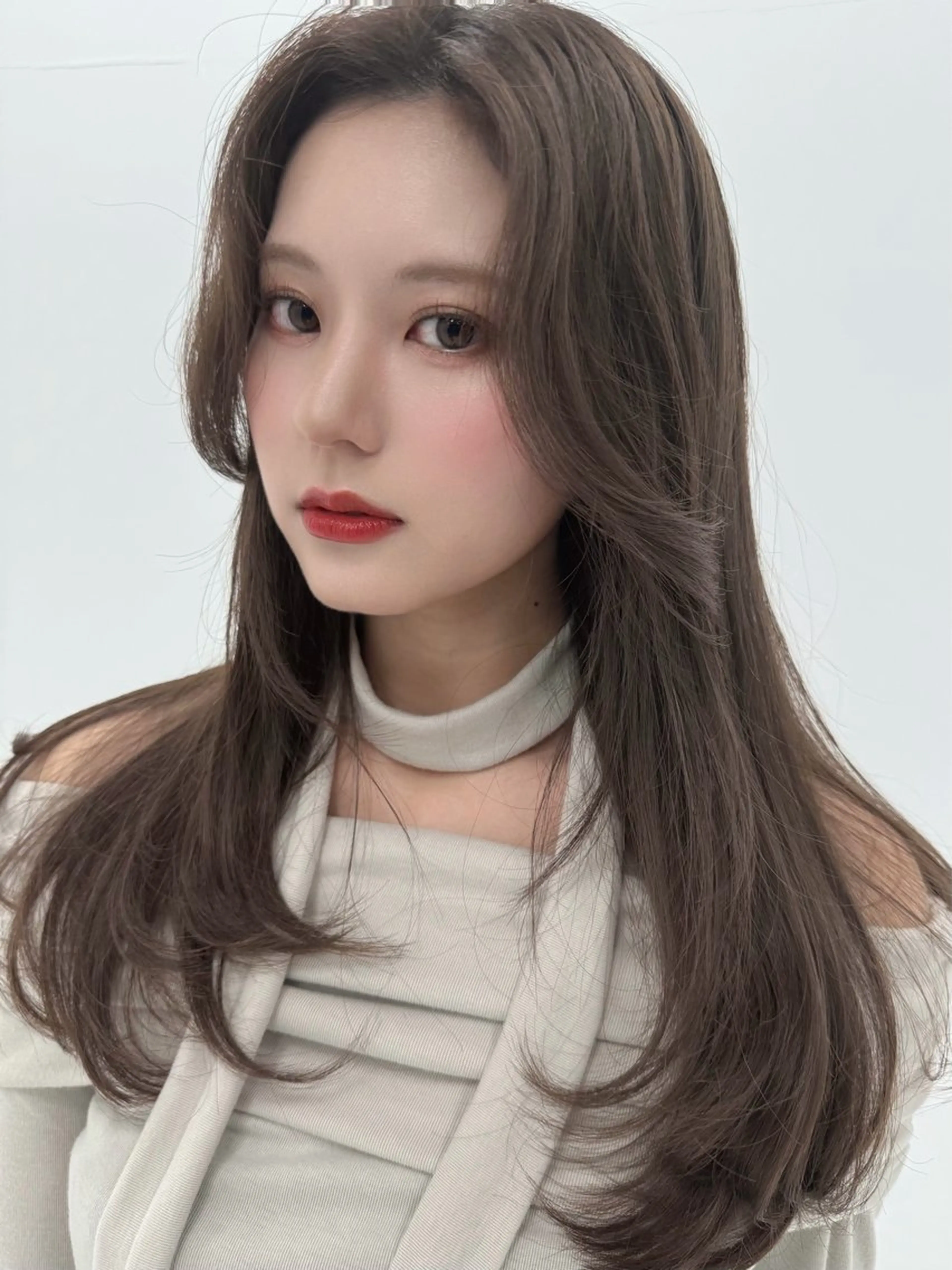 【🎀透明くすみカラー🎀】レイヤーカット➕ブリーチなしダブルカラー➕うる艶酵素トリートメント※初回ロング料金なし🩷の写真