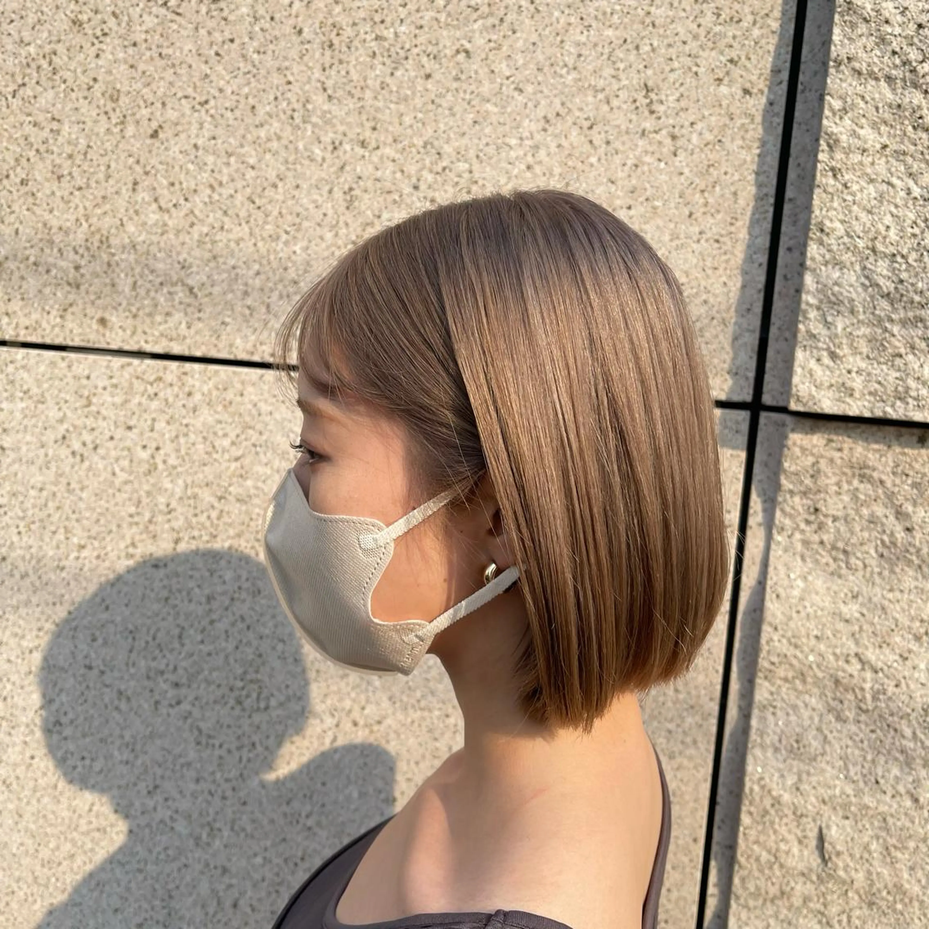 ショート カラー ベージュカラー ブリーチ ハイトーンカラー ミルクティーベージュ 📍葛西りんたろう/ ENVのヘアスタイル