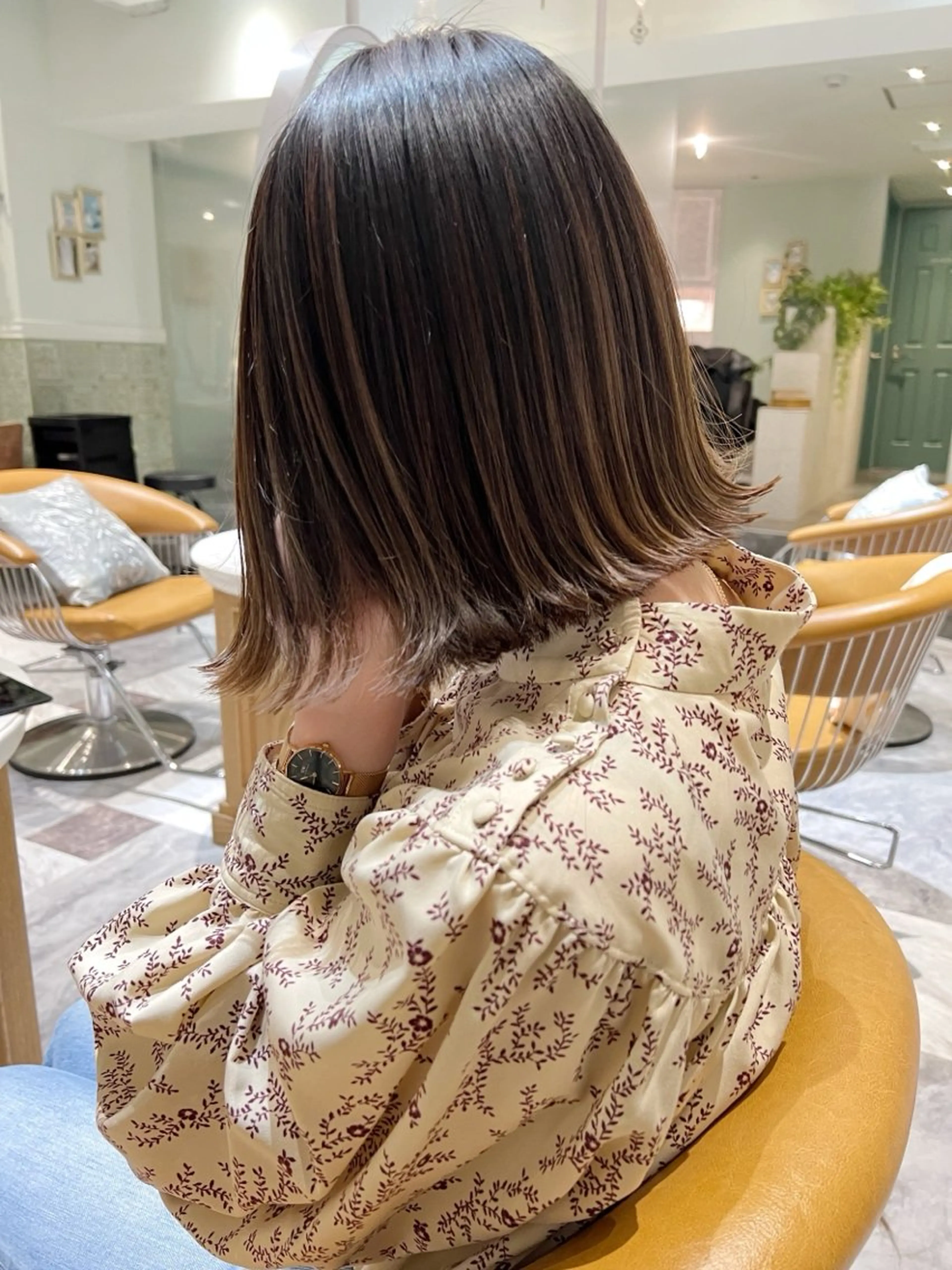 ミディアム ショートボブ 韓国風カラー ボブ くびれヘア 髪質改善 ボブ/顔周りカット /縮毛矯正/鈴木隆太のヘアスタイル