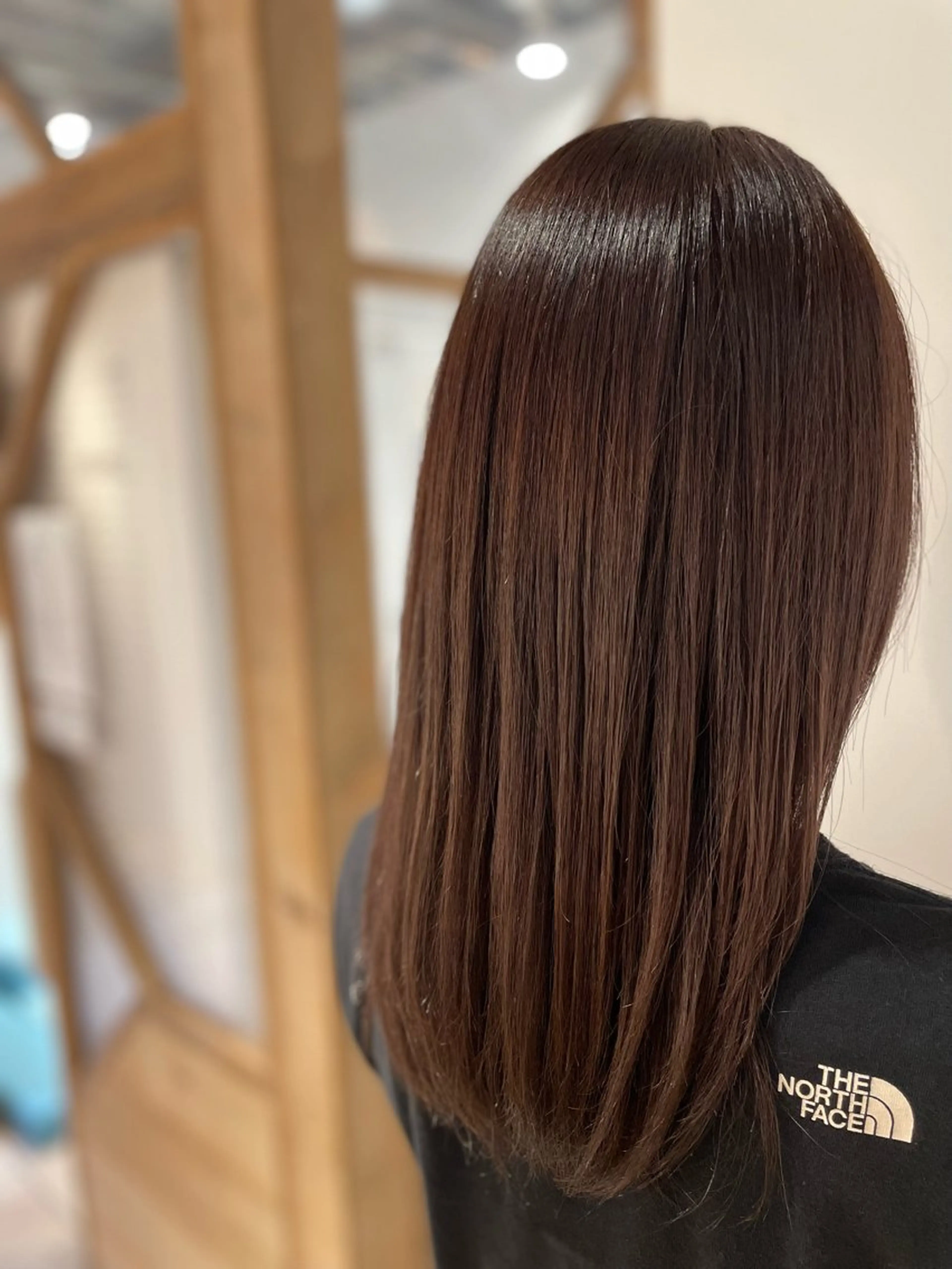 カラー ふくだももこ🍑 すっきりショートのヘアスタイル