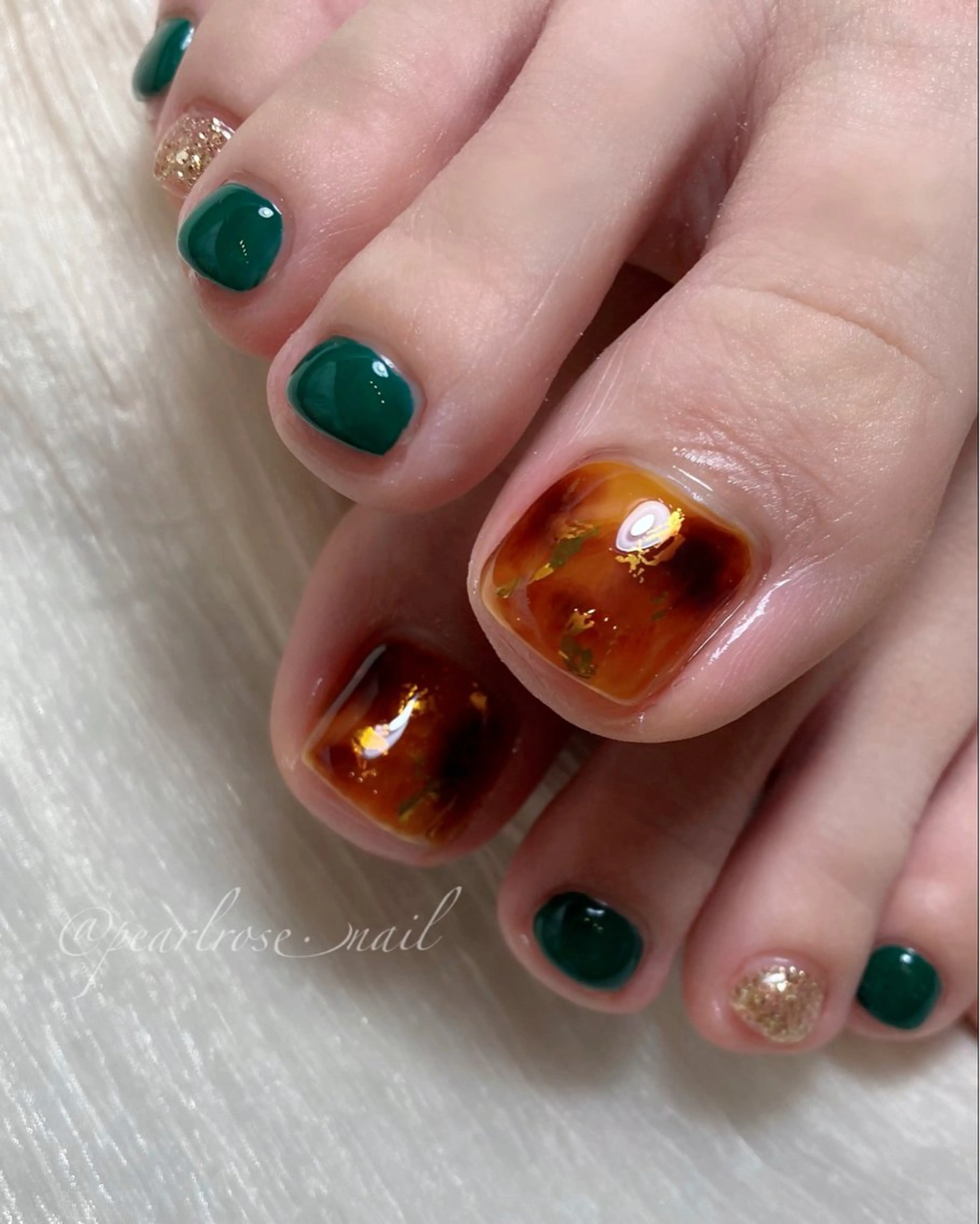 ネイル べっ甲ネイル ゴールド グリーン フットネイル Beauty salon Ryu・ange所属・RyuAnge リュアンジュのその他イメージ
