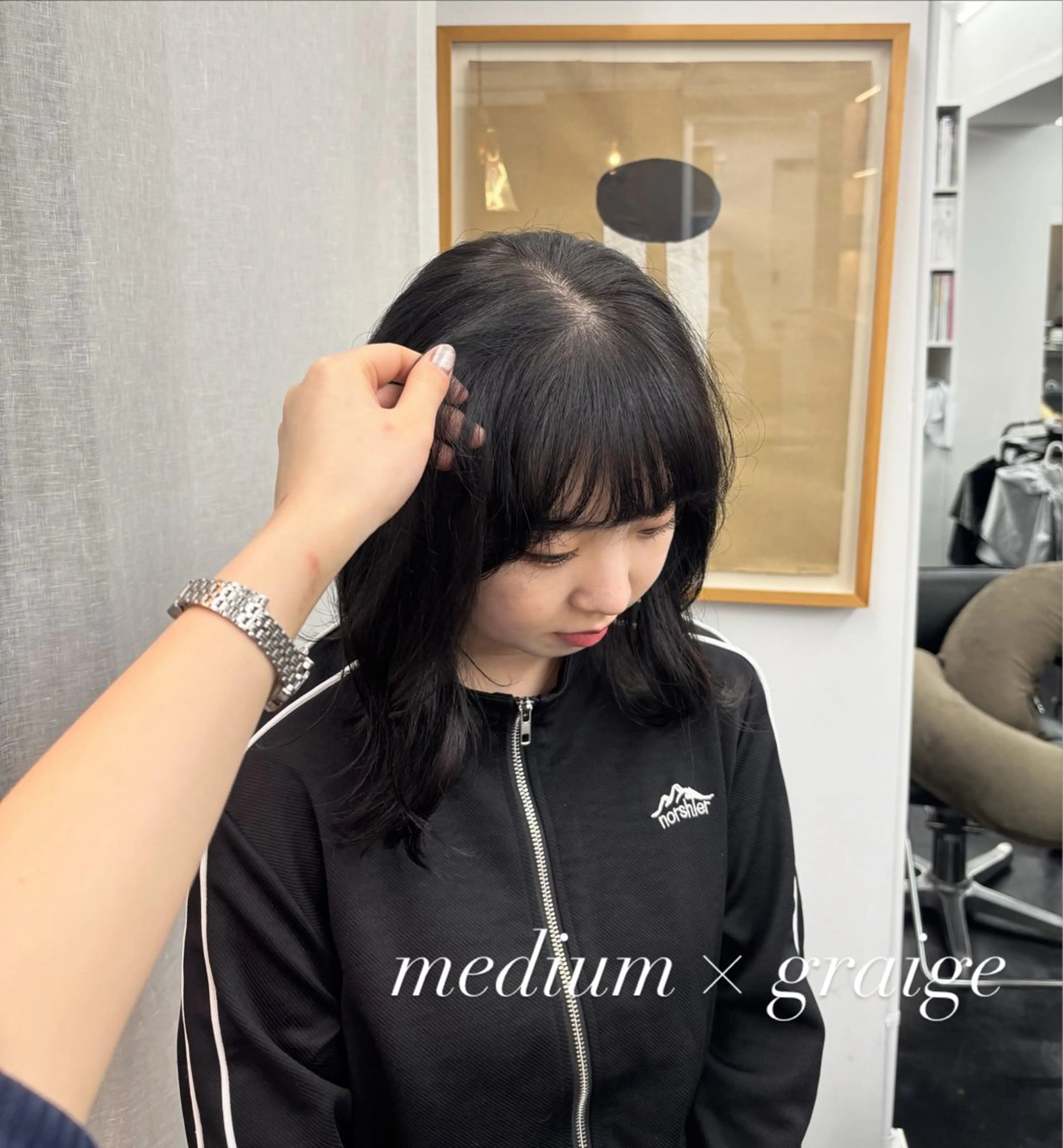 セミロング カラー グレージュ オレンジ 顔周りカット カット ヘアカラー ヤマザキ アヤメ 【シベルバレー横浜】のヘアスタイル