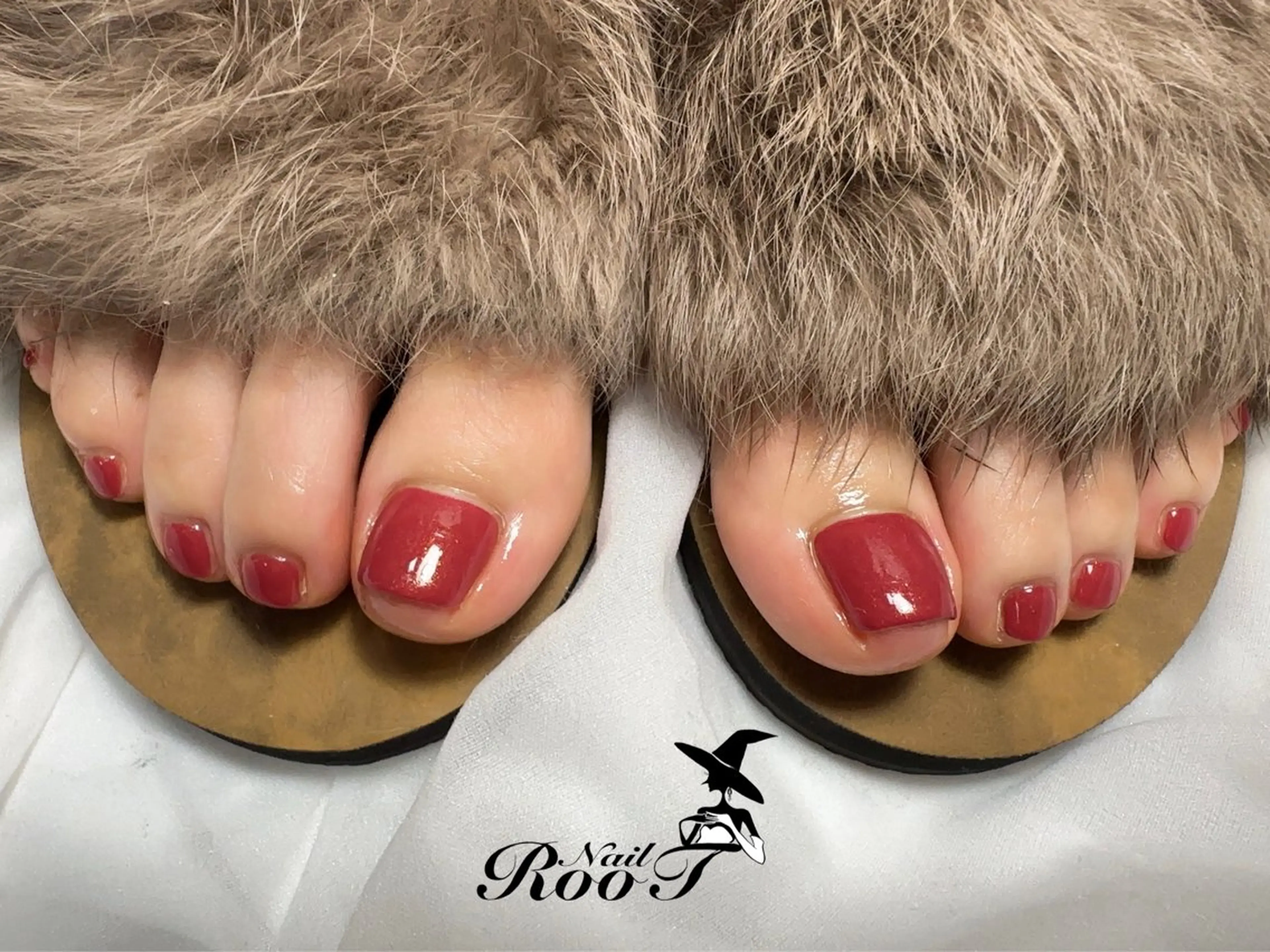 ネイル ワンカラーネイル フットネイル RooT Nailのネイルデザイン