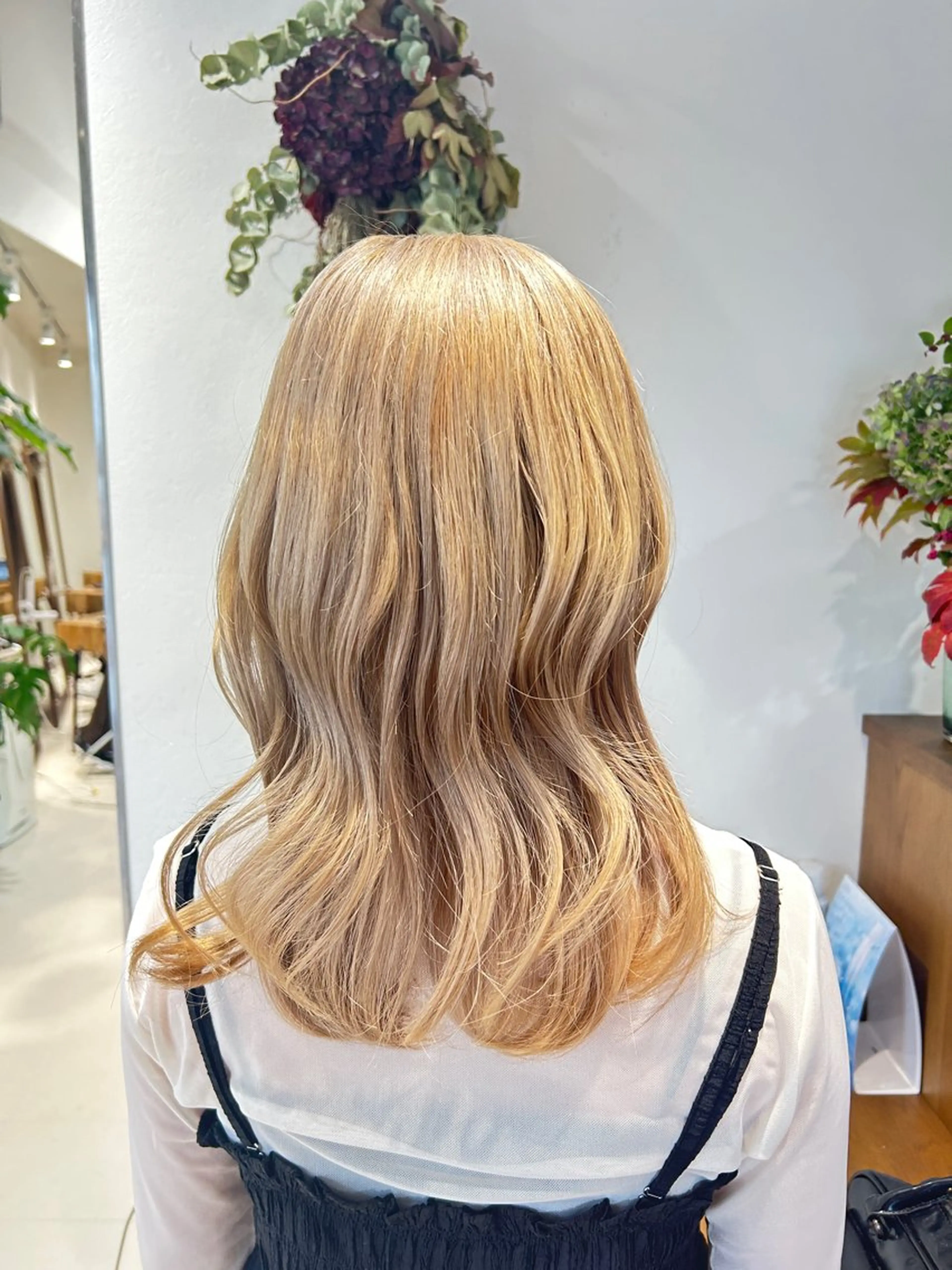 セミロング カラー ベージュカラー ミルクティーベージュ ハイトーン/エクステ /🎀YUINA🎀のヘアスタイル