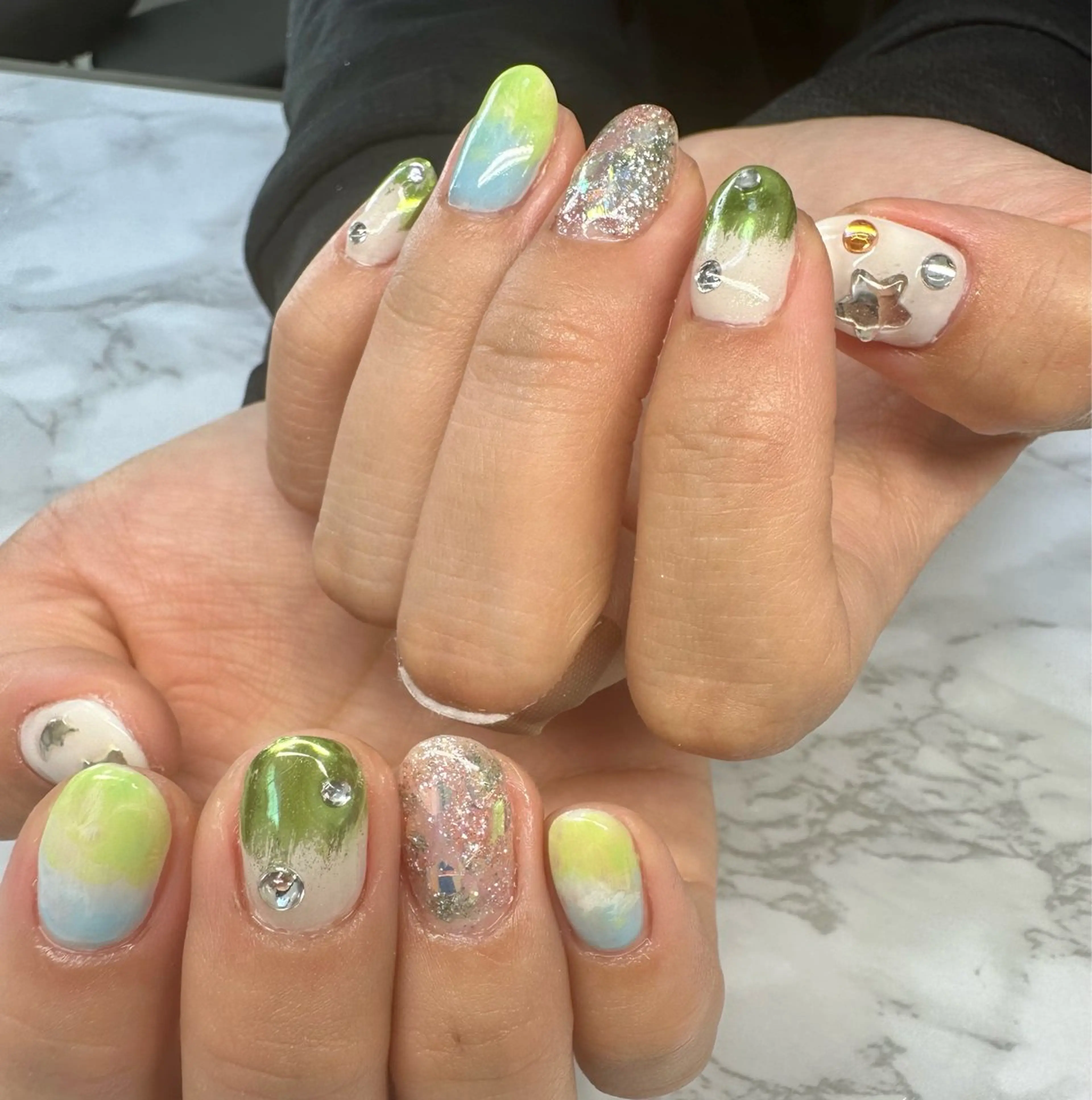 ネイル アートネイル ミラーネイル ニュアンスネイル M.N_ nailのネイルデザイン