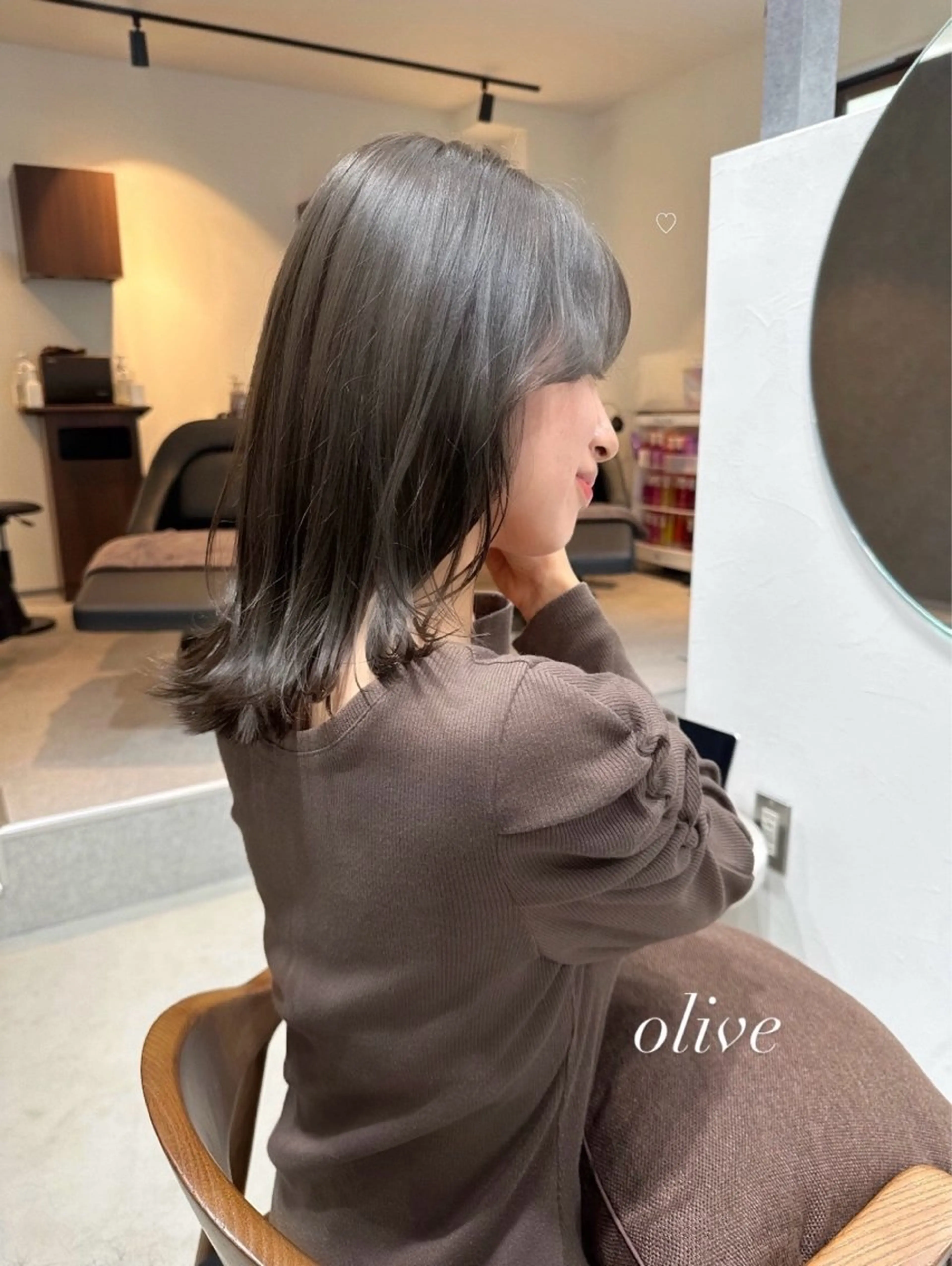 ミディアム カラー 透明感カラー 🩰asumiのヘアスタイル