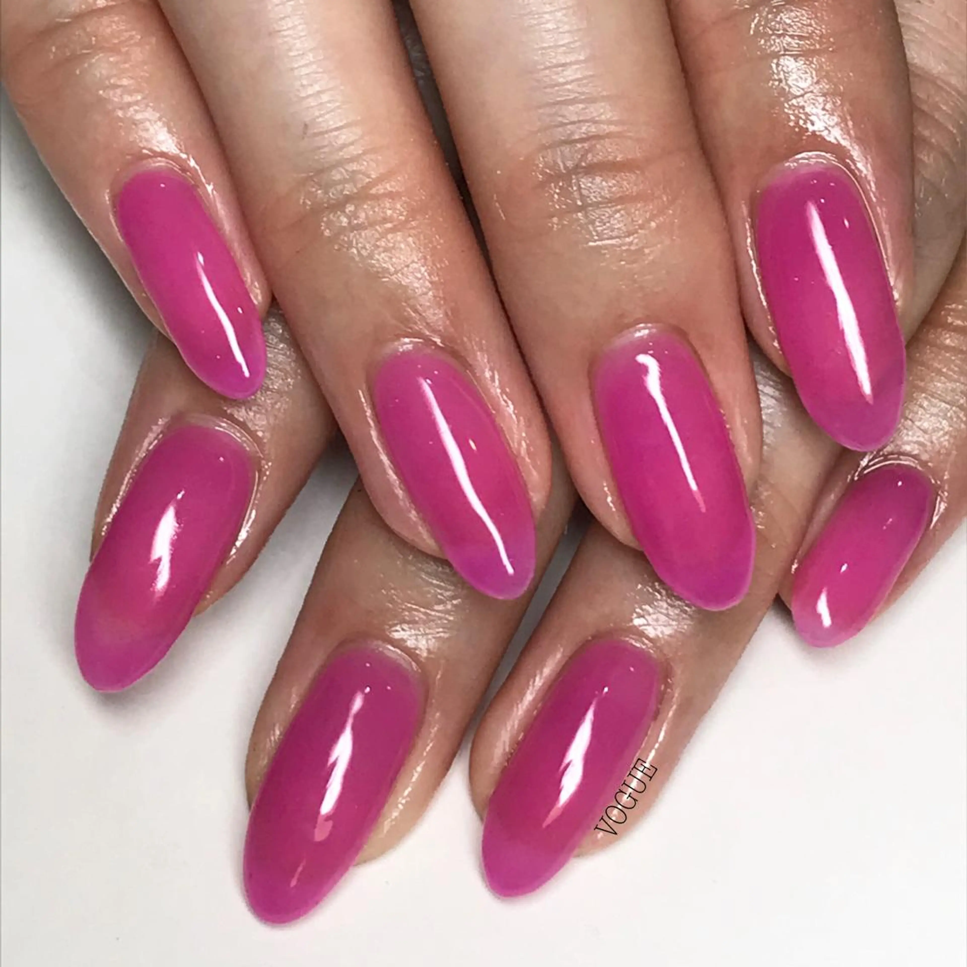 ネイル クリアネイル ワンカラーネイル ピンク VOGUE ×SWANのネイルデザイン