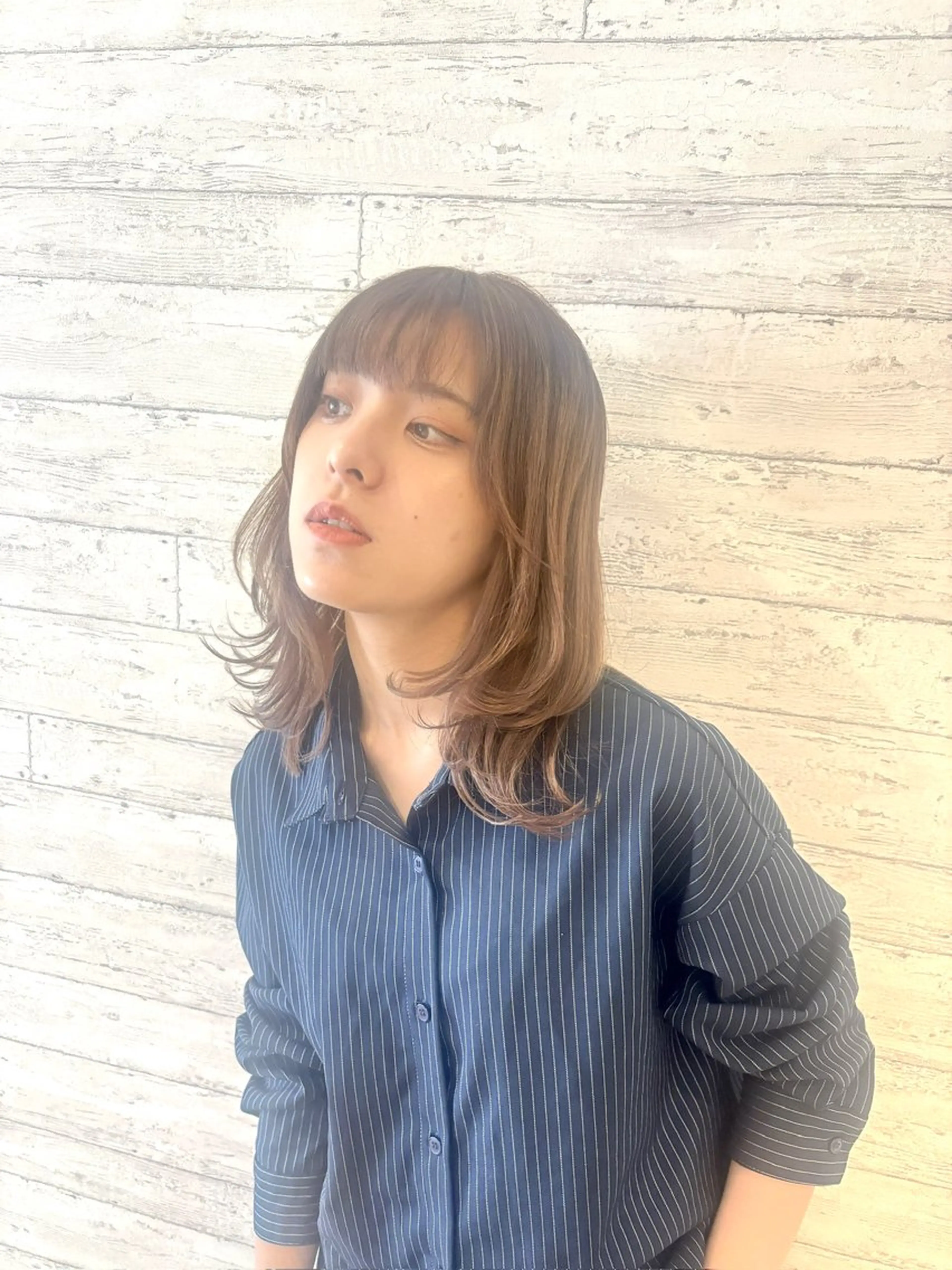 ミディアム くびれヘア 小顔カット カット 朝尾 愛花のヘアスタイル