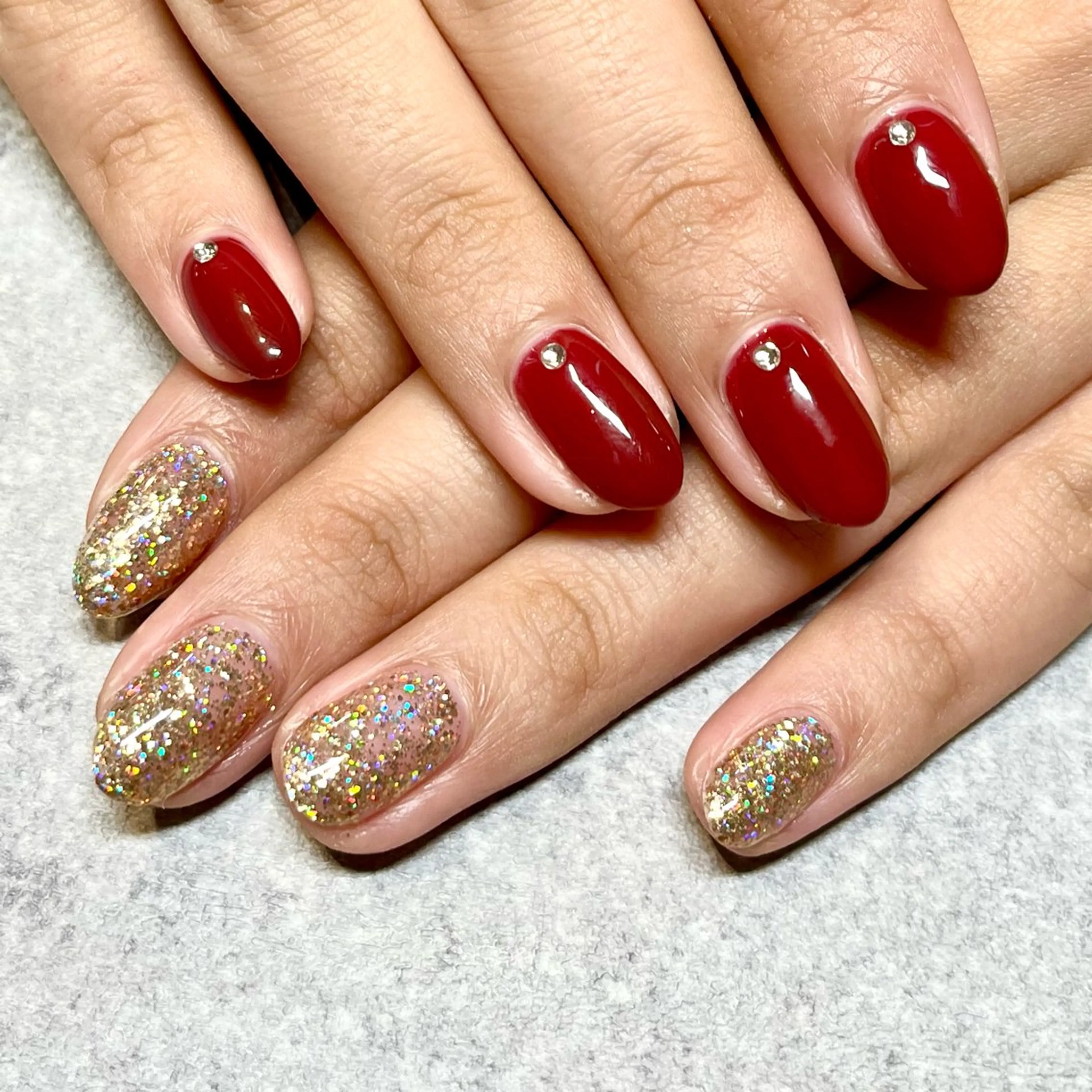 ネイル ストーンネイル 冬ネイル クリスマス nail room Hotori.のネイルデザイン