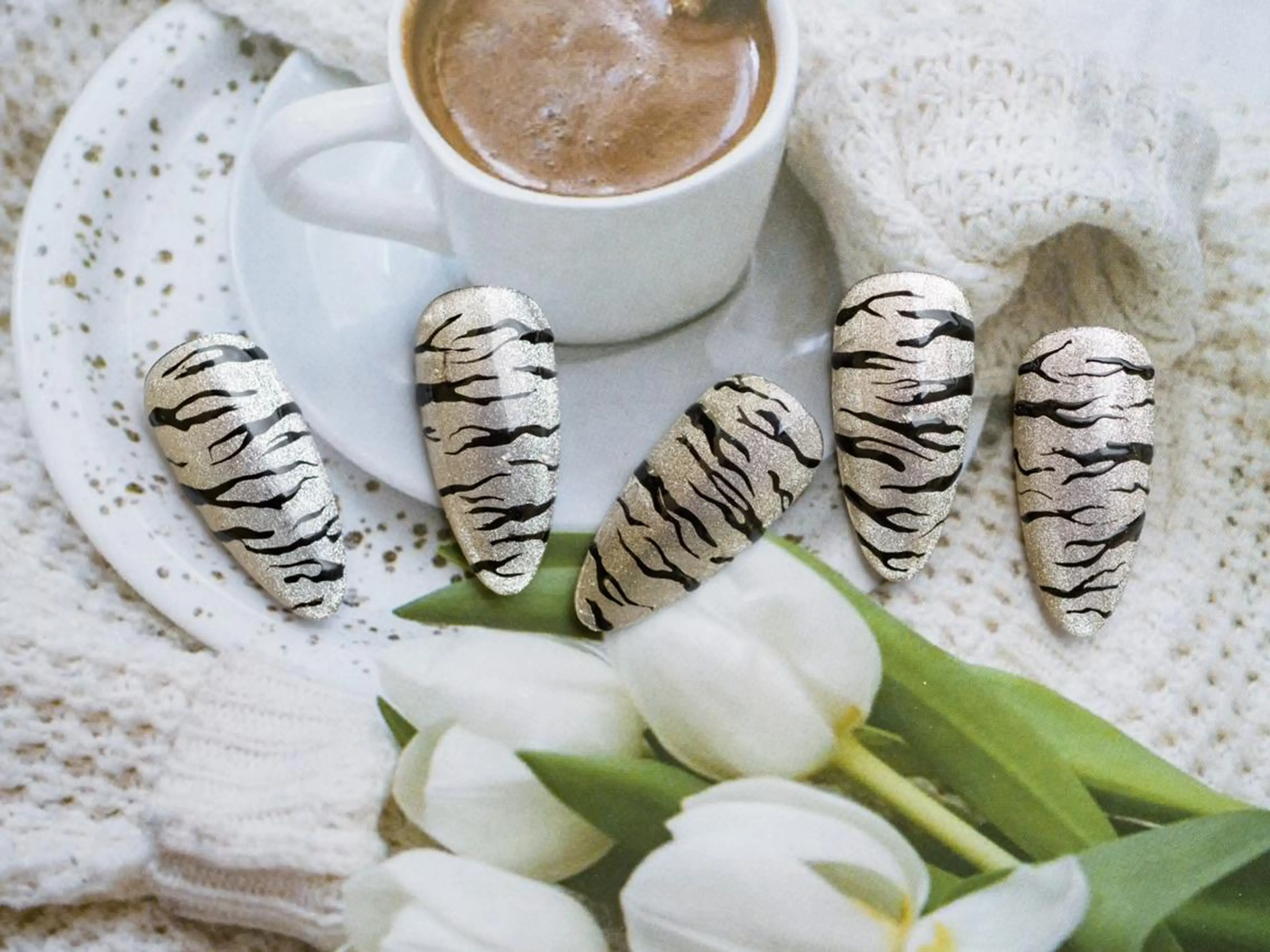 ネイル ToliyDeliy ネイルサロンのネイルデザイン