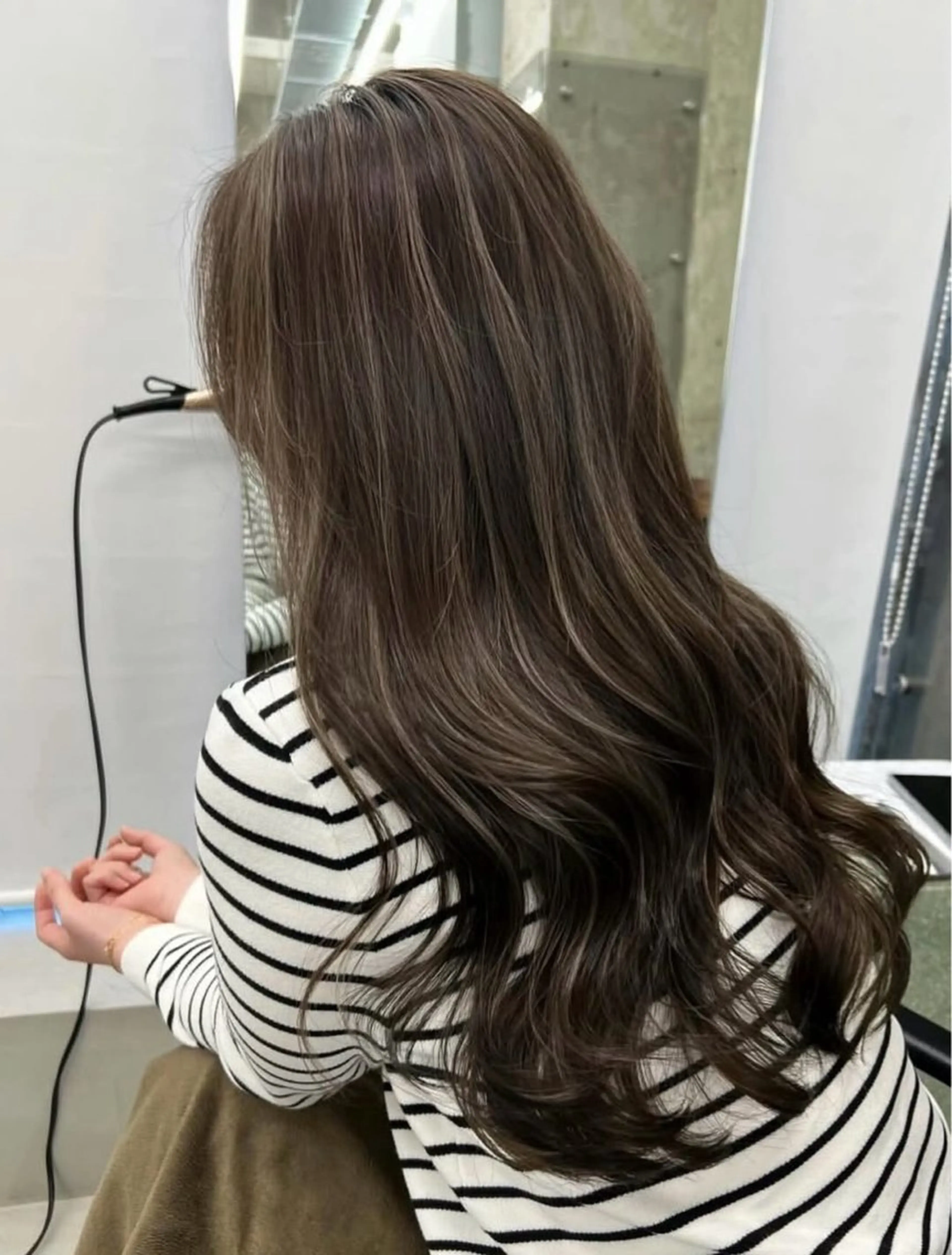 ミディアム カラー ハイライトカラー ハイライト FILMS / yuuna 🦢🫗のヘアスタイル