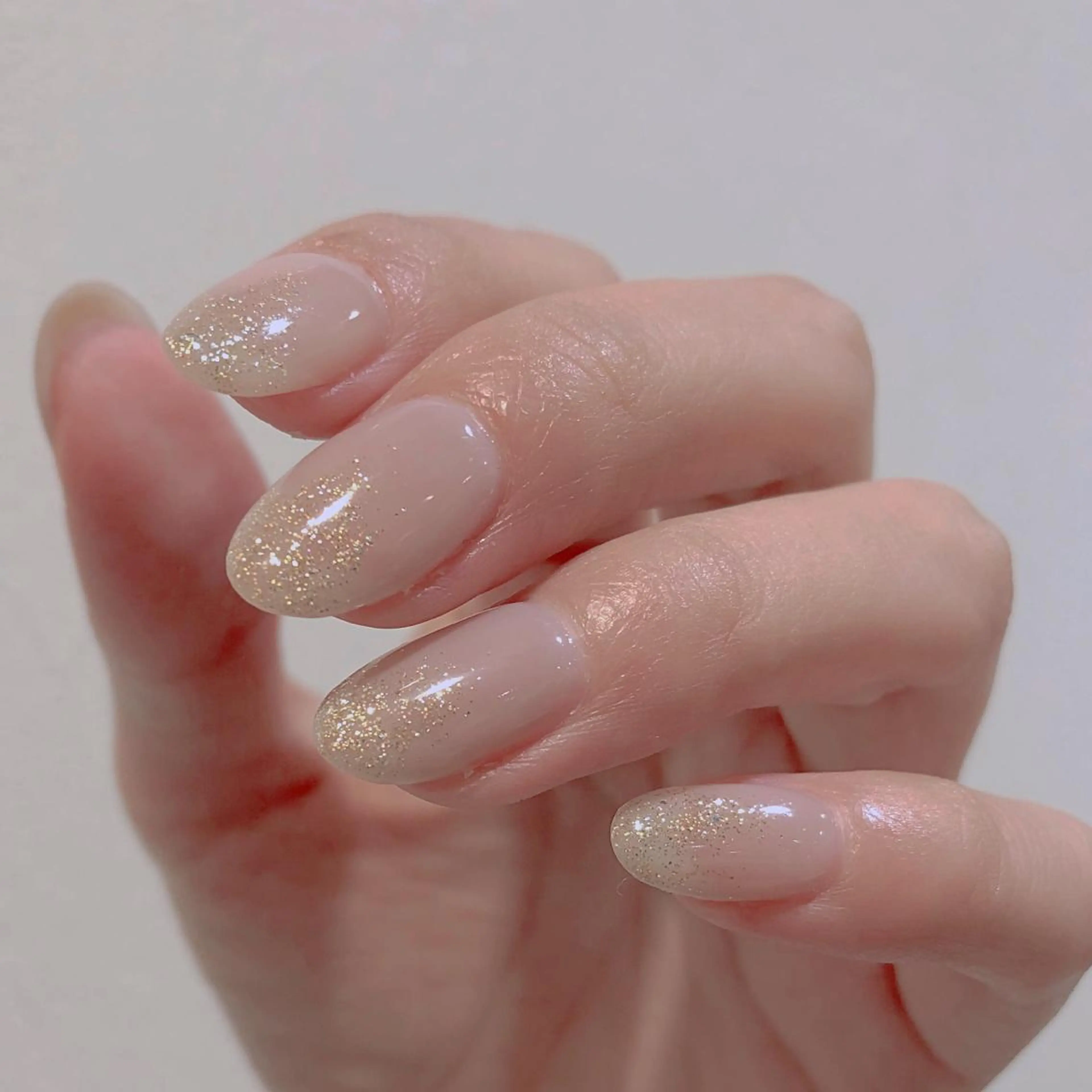 ネイル グラデーション ラメ(グリッター) ラメグラデーション オフィスネイル 北川 愛実のネイルデザイン