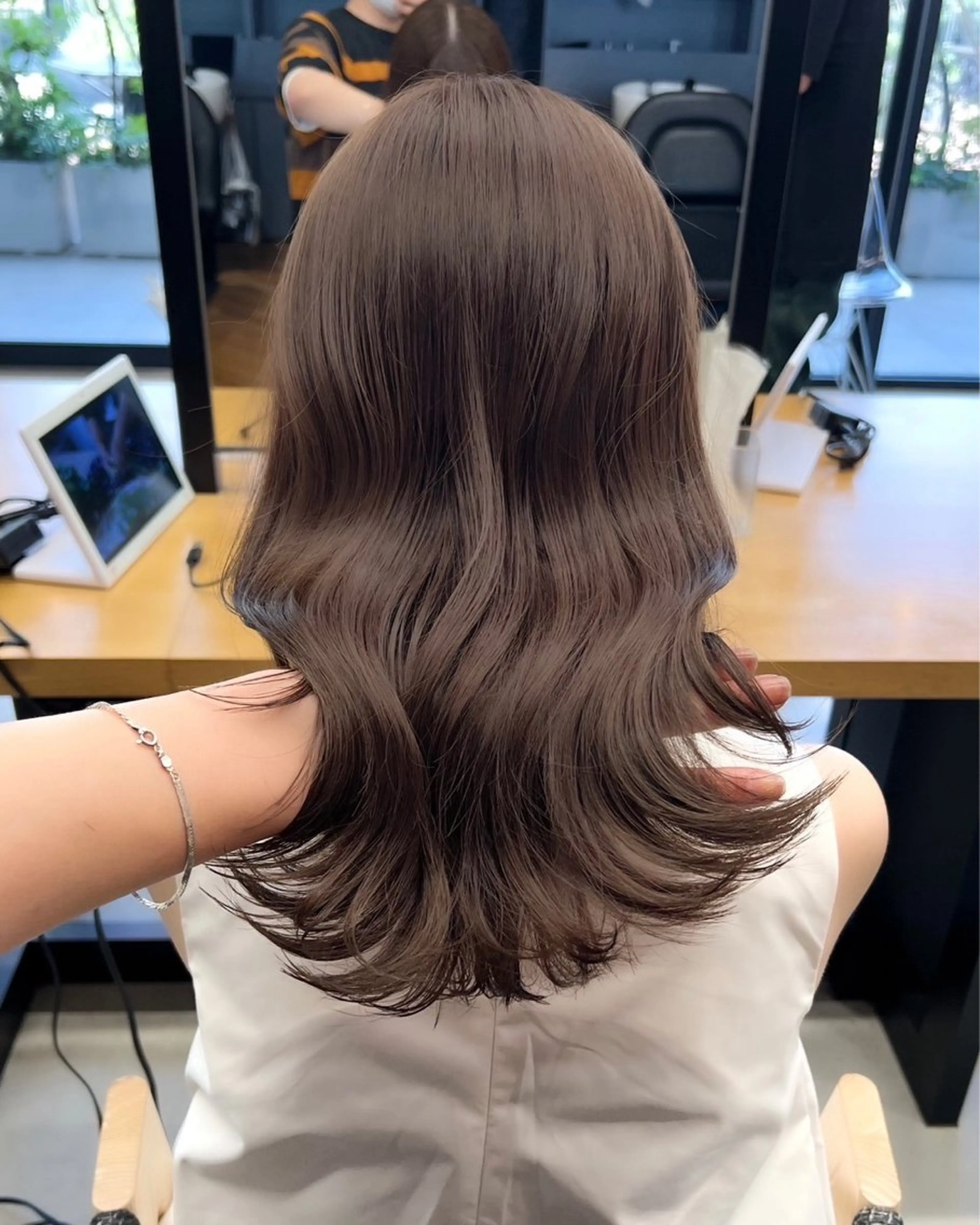 ミディアム カラー ベージュカラー ブリーチ ブラウンカラー チョコレートブラウン 透明感カラー ✨髪質改善 縮毛矯正 艶髪 立川 コウキ✨のヘアスタイル