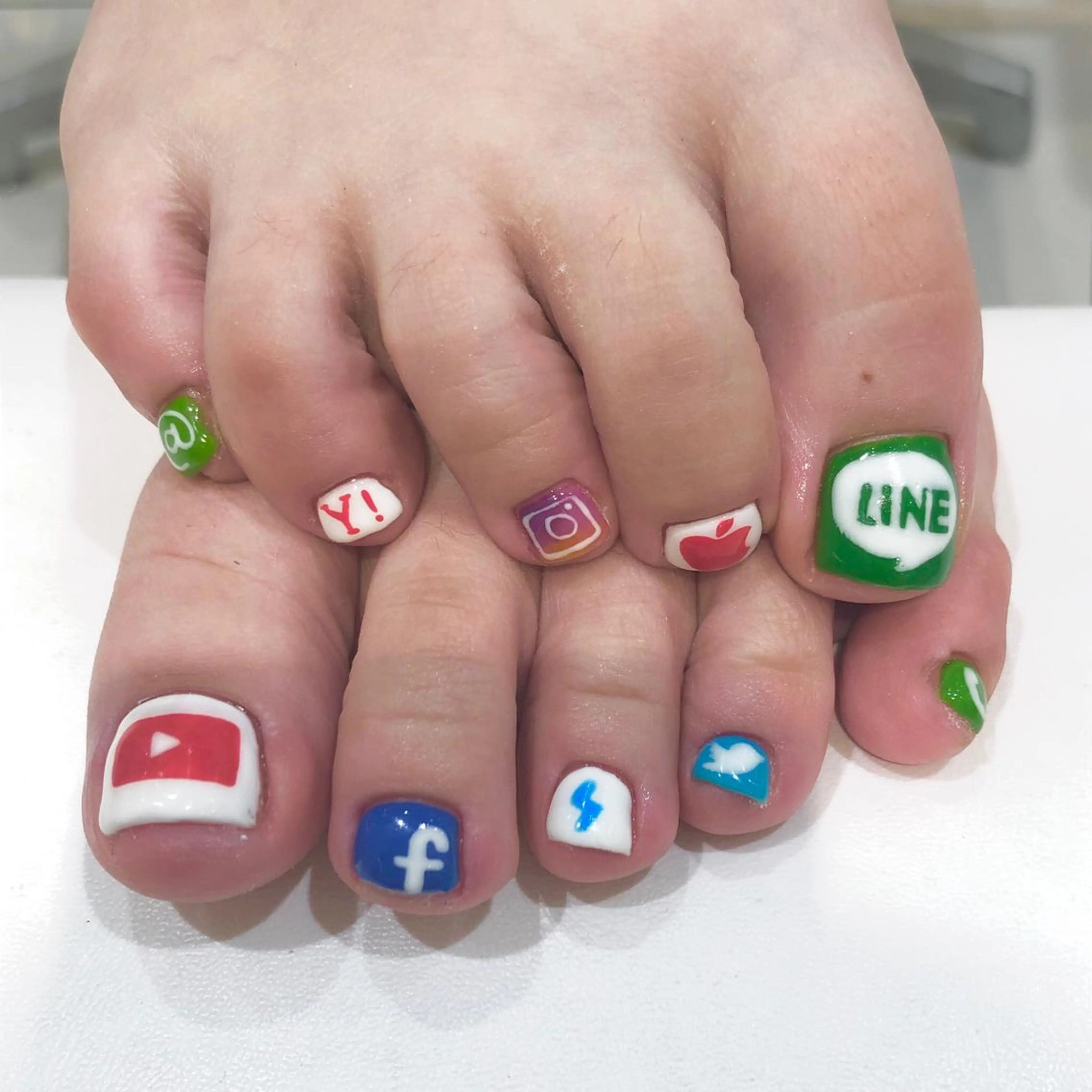 ネイル 矢崎 千春のネイルデザイン