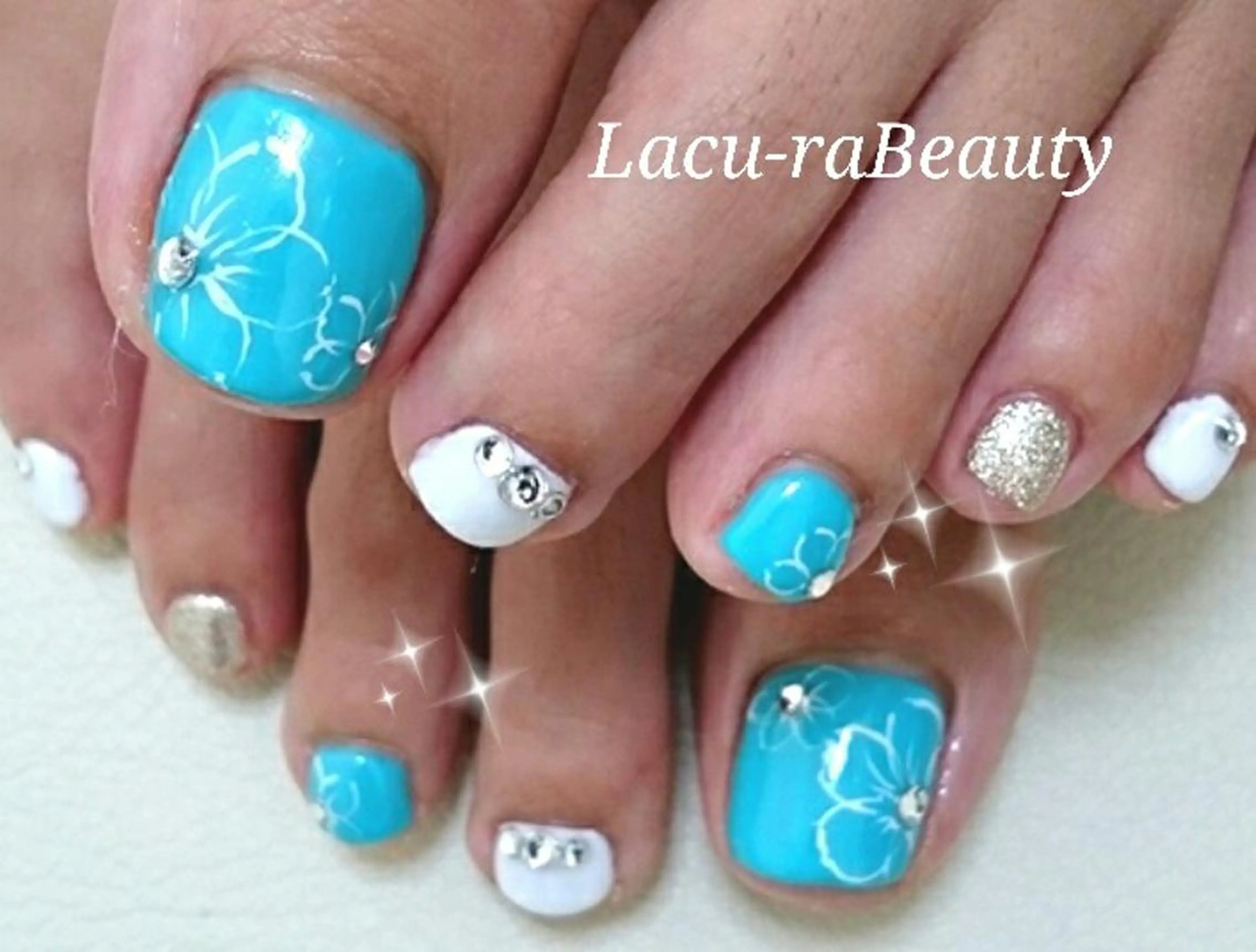 ネイル フットネイル 小顔と腸の専門店 ラクーラビューティのエステ・リラクイメージ