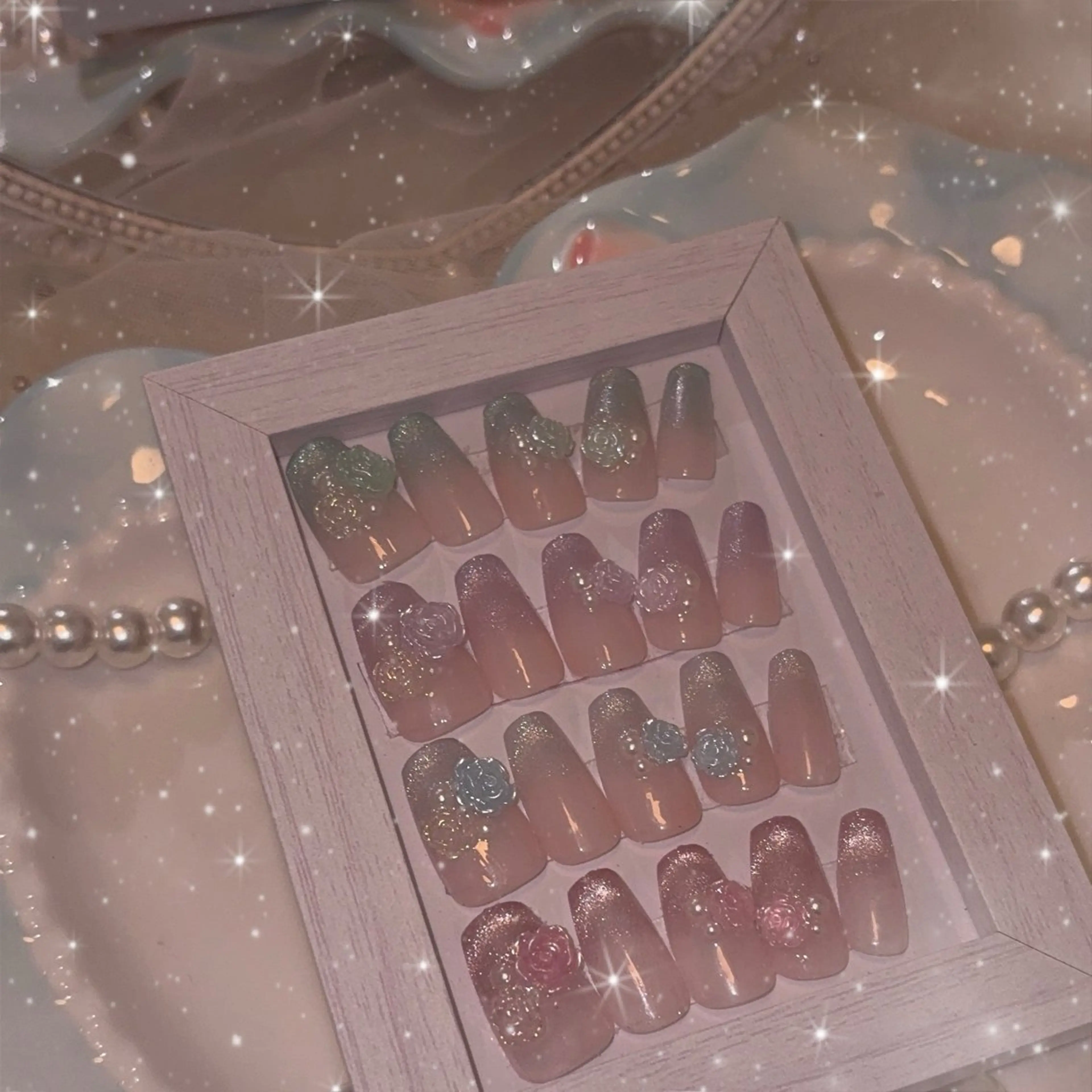 ネイル LUANA所属・LUANA ジュリのネイルデザイン