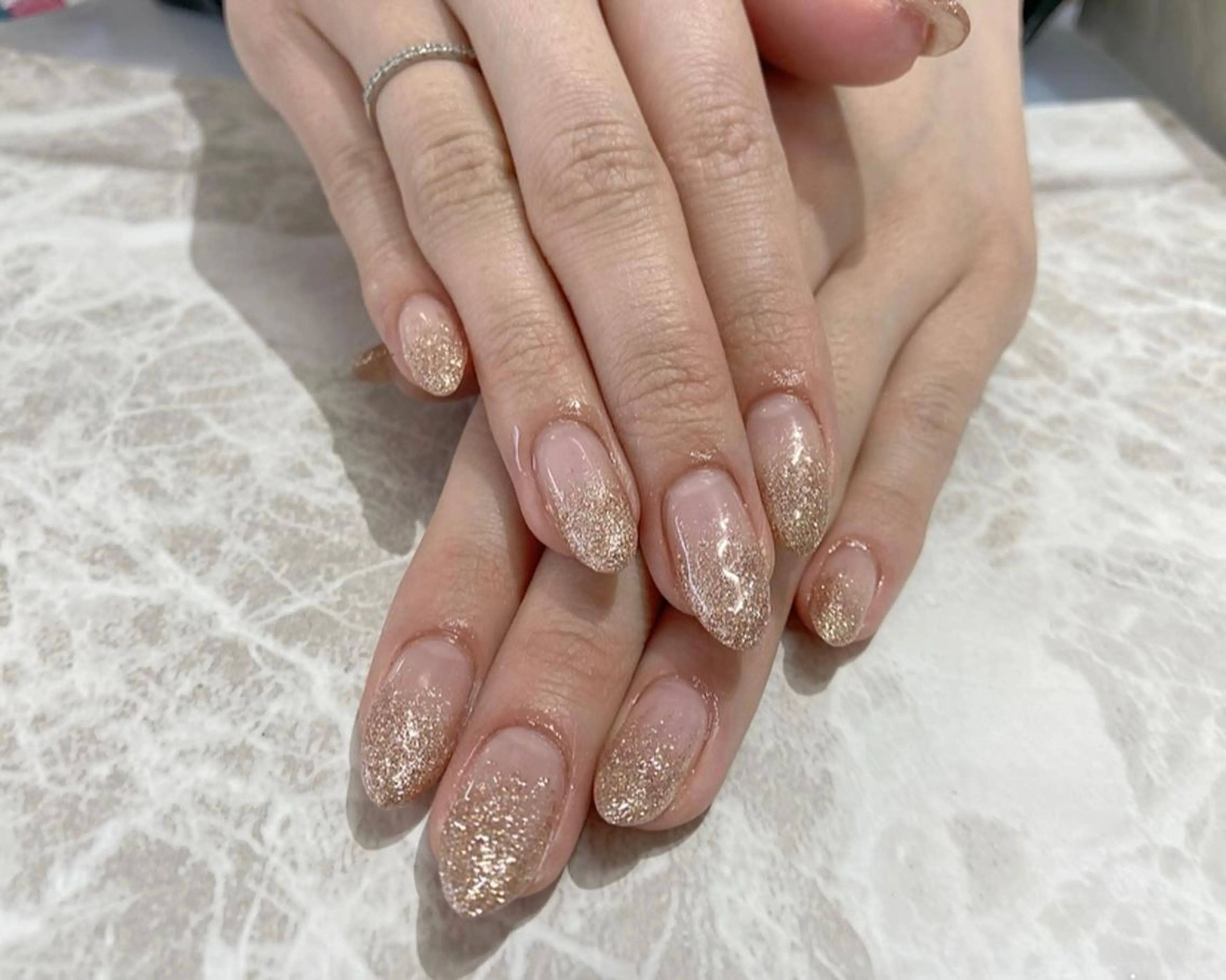 ネイル グラデーション ラメ(グリッター) ラメグラデーション ロングネイル 🧸熊谷 かほ🧸のネイルデザイン