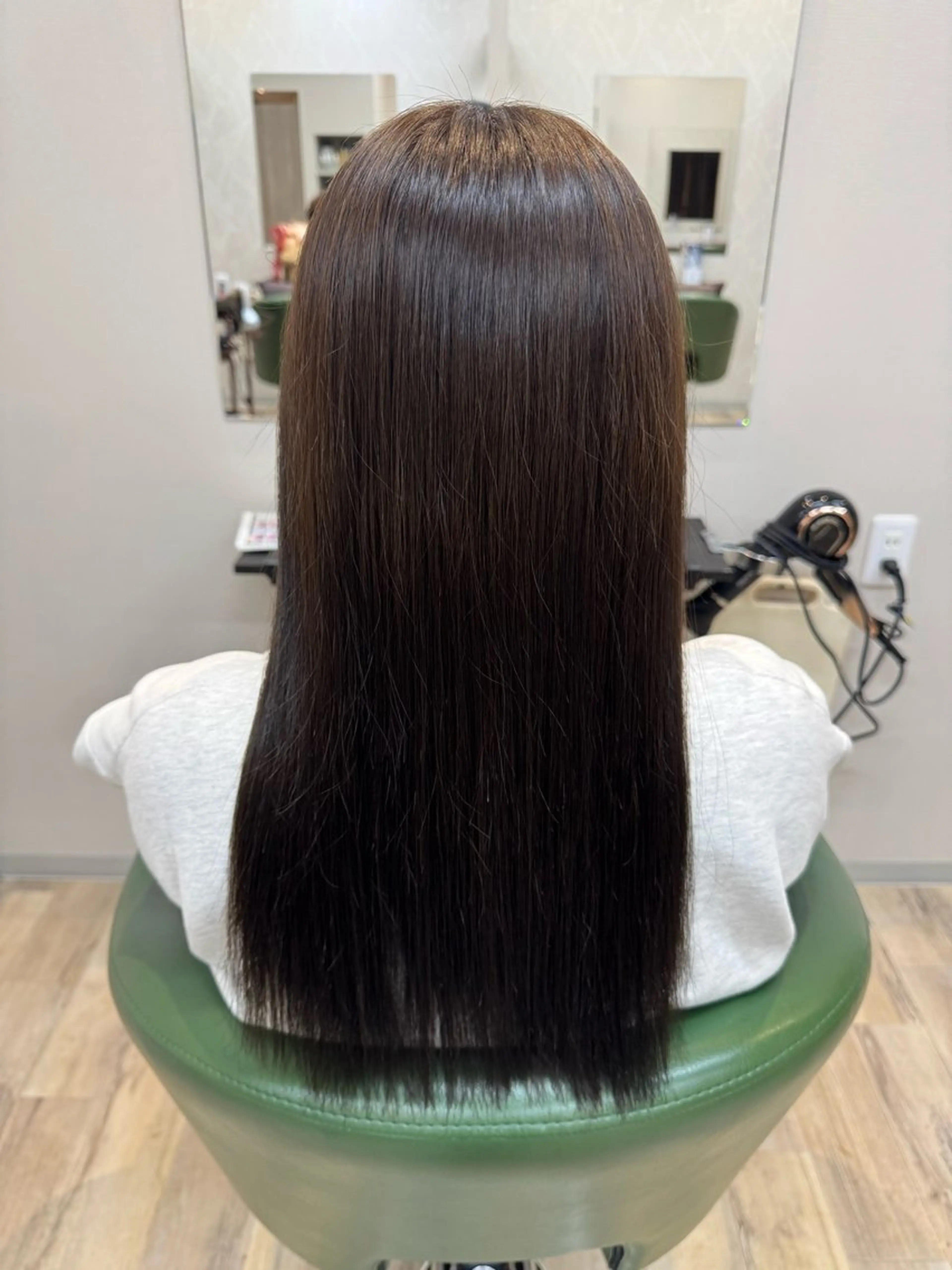 ロング 酸性ストレート 植松 小乃佳のヘアスタイル