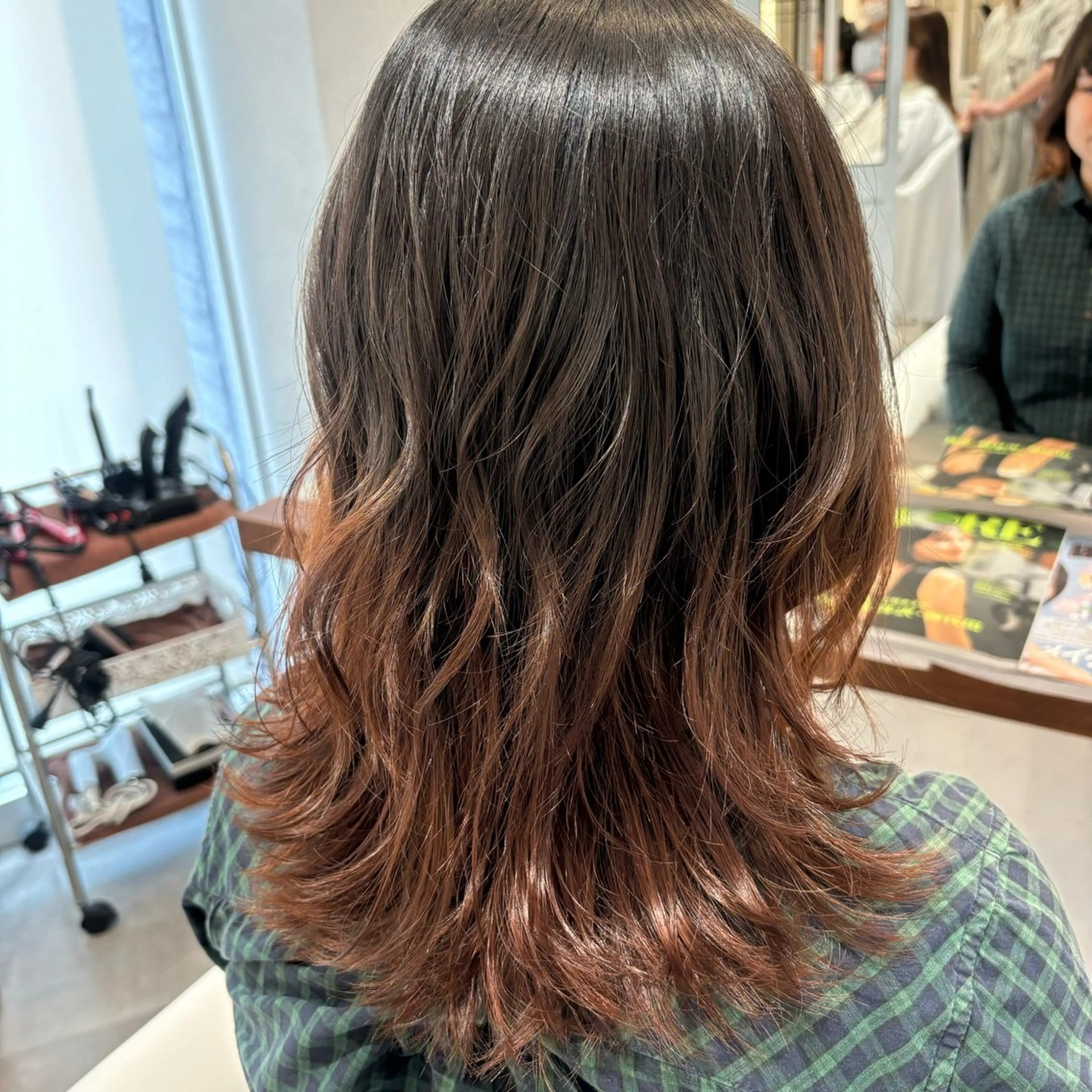 ミディアム 岩本 理沙のヘアスタイル