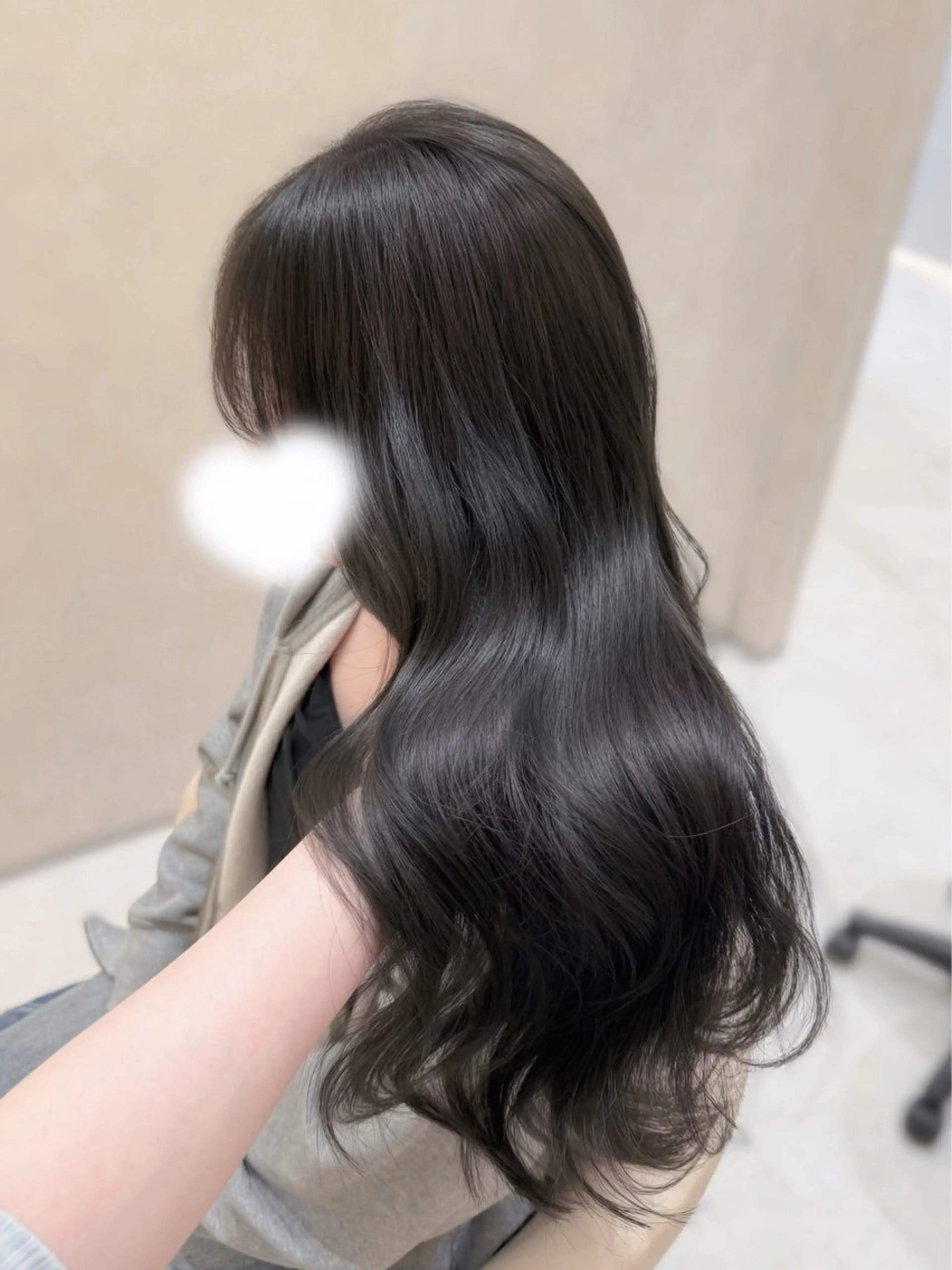 ロング カラー グレージュ オリーブグレージュ オリーブグレー ヘアカラー トリートメント zina ୨୧˖* moeのヘアスタイル