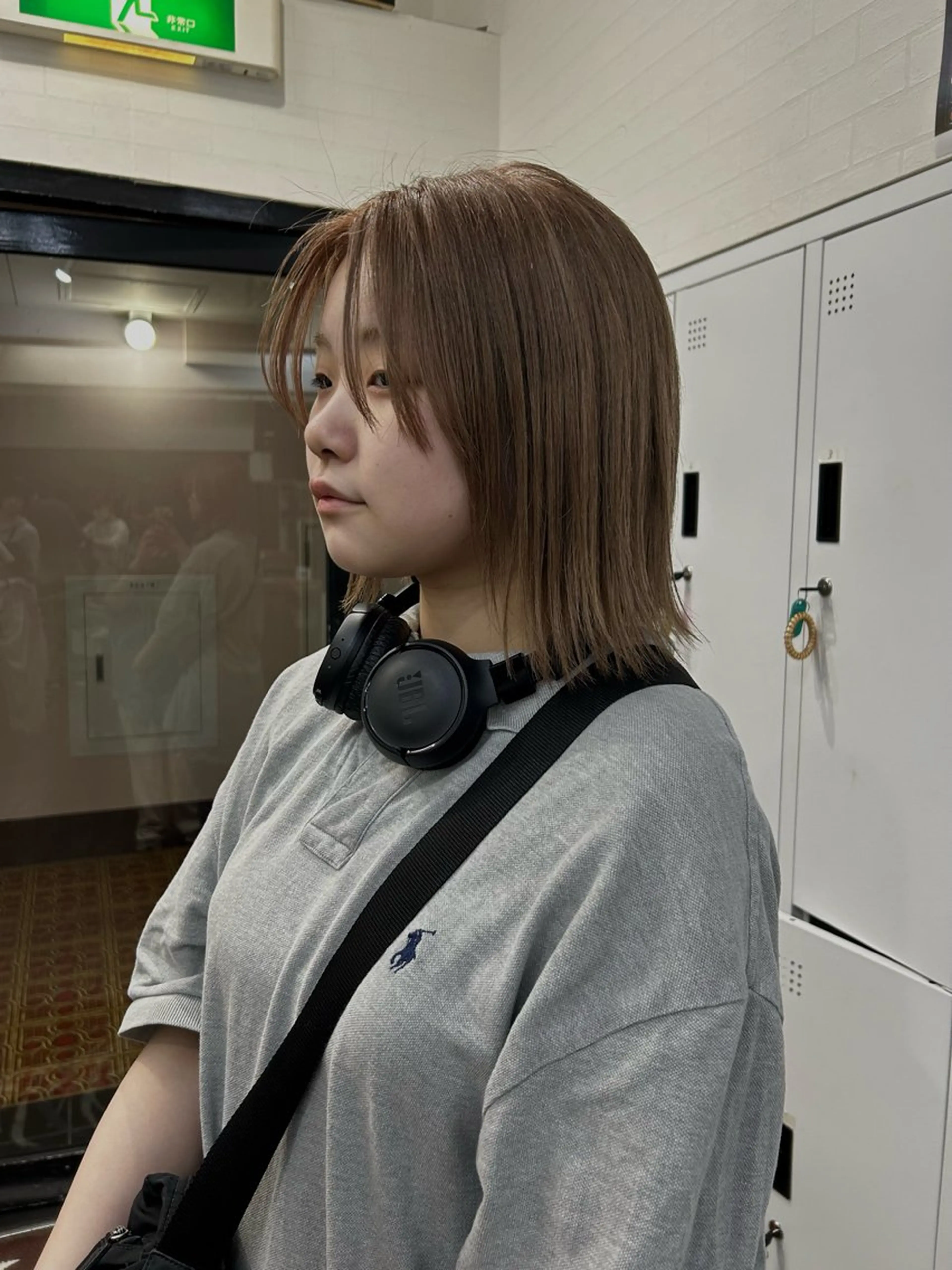 ミディアム Yui. ハイトーン/パーマ/のヘアスタイル