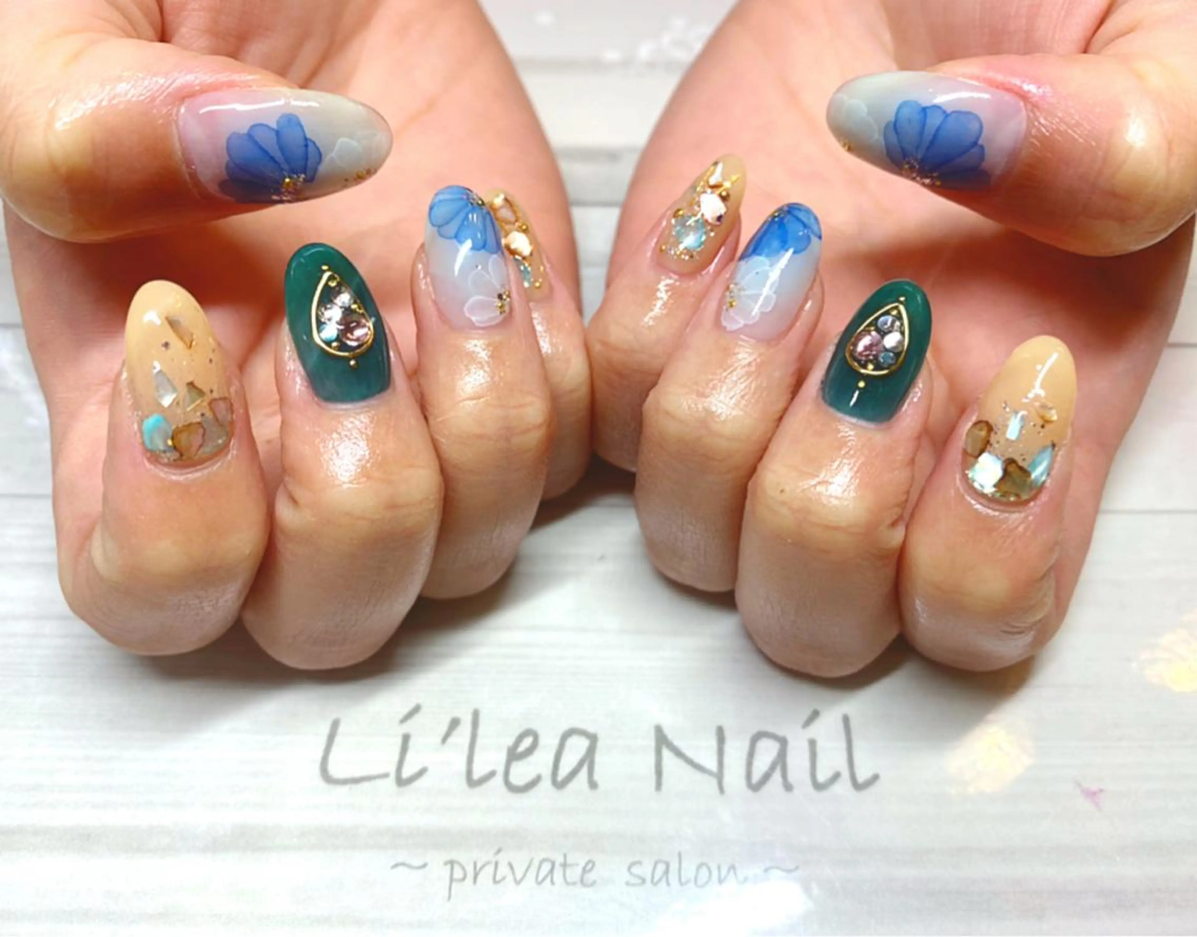 ネイル Li'leaNail AINAのネイルデザイン