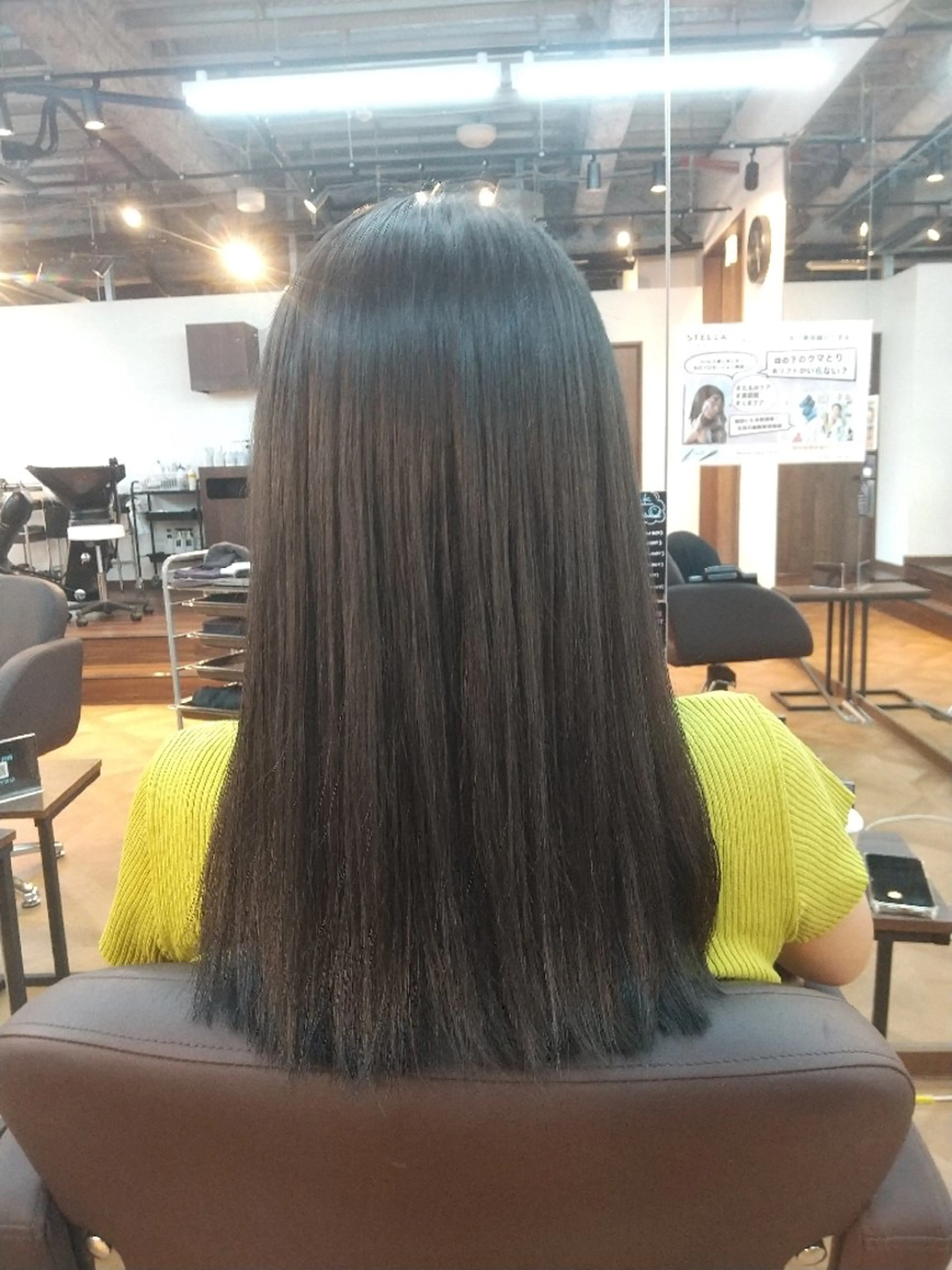 セミロング カラー 久村 奈菜のヘアスタイル