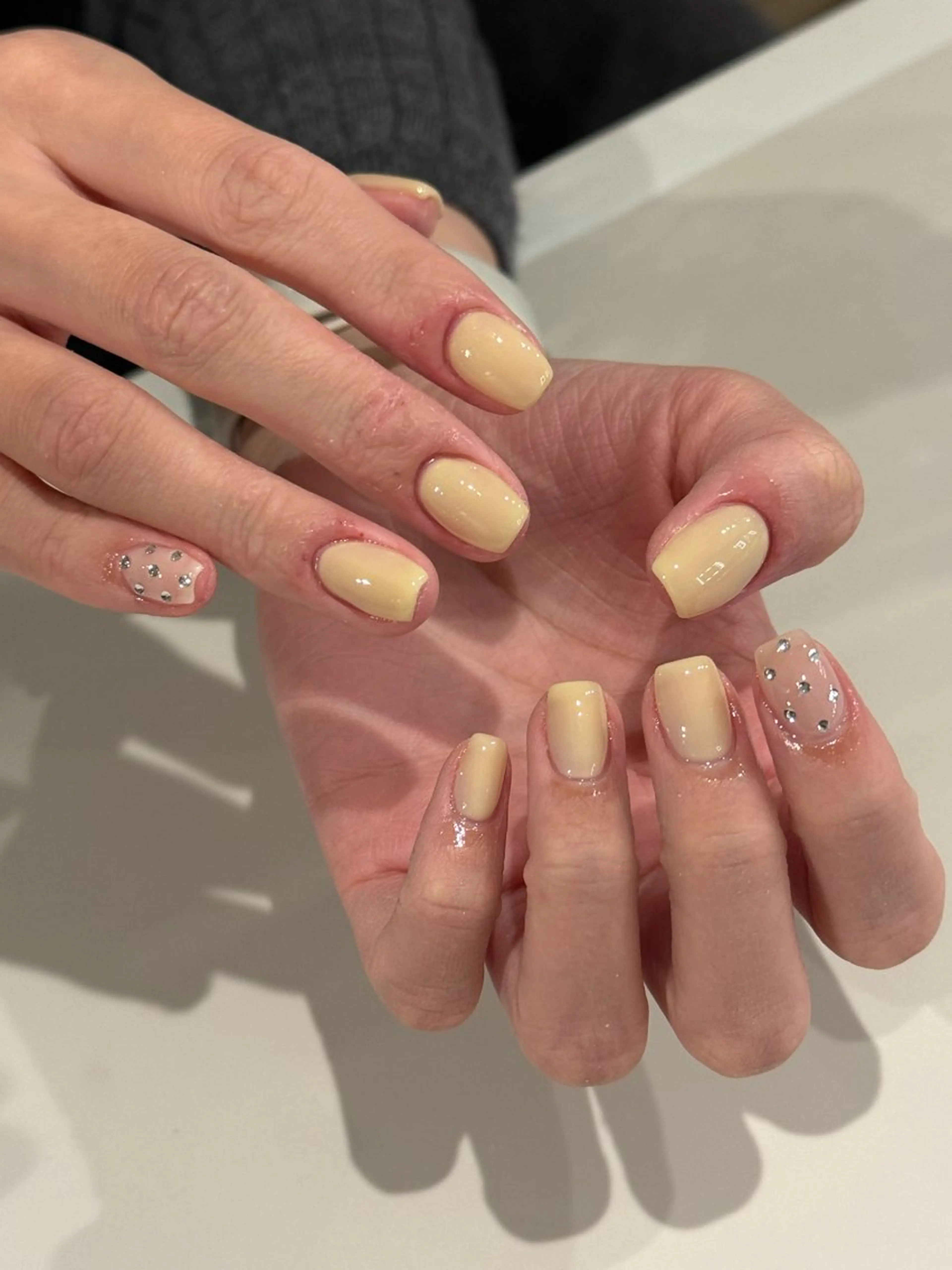 〔 新規限定 〕色混ぜOK! ハンド オフ無2本アート🫧 ¥5,610の写真