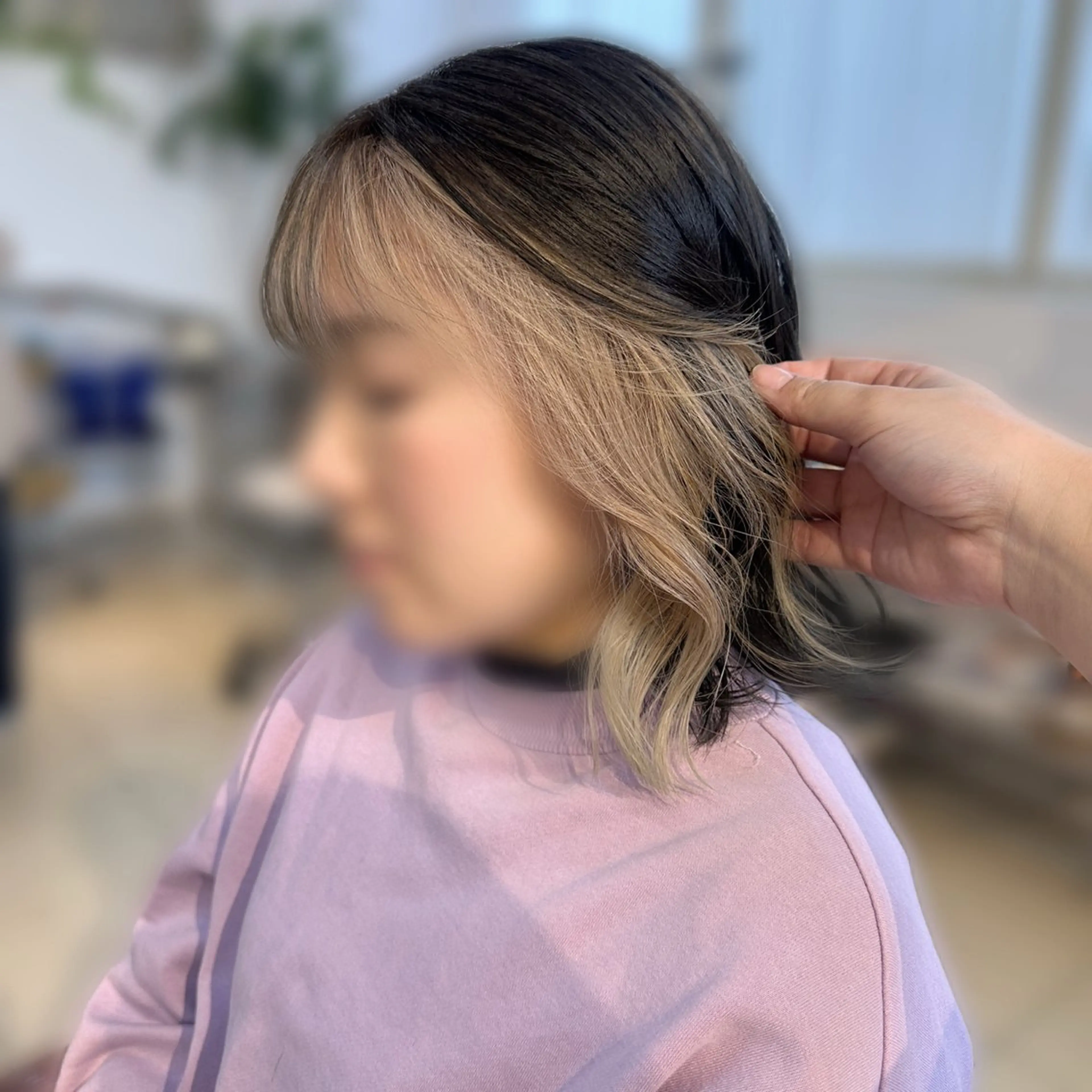 ミディアム カラー 友田 まりあのヘアスタイル