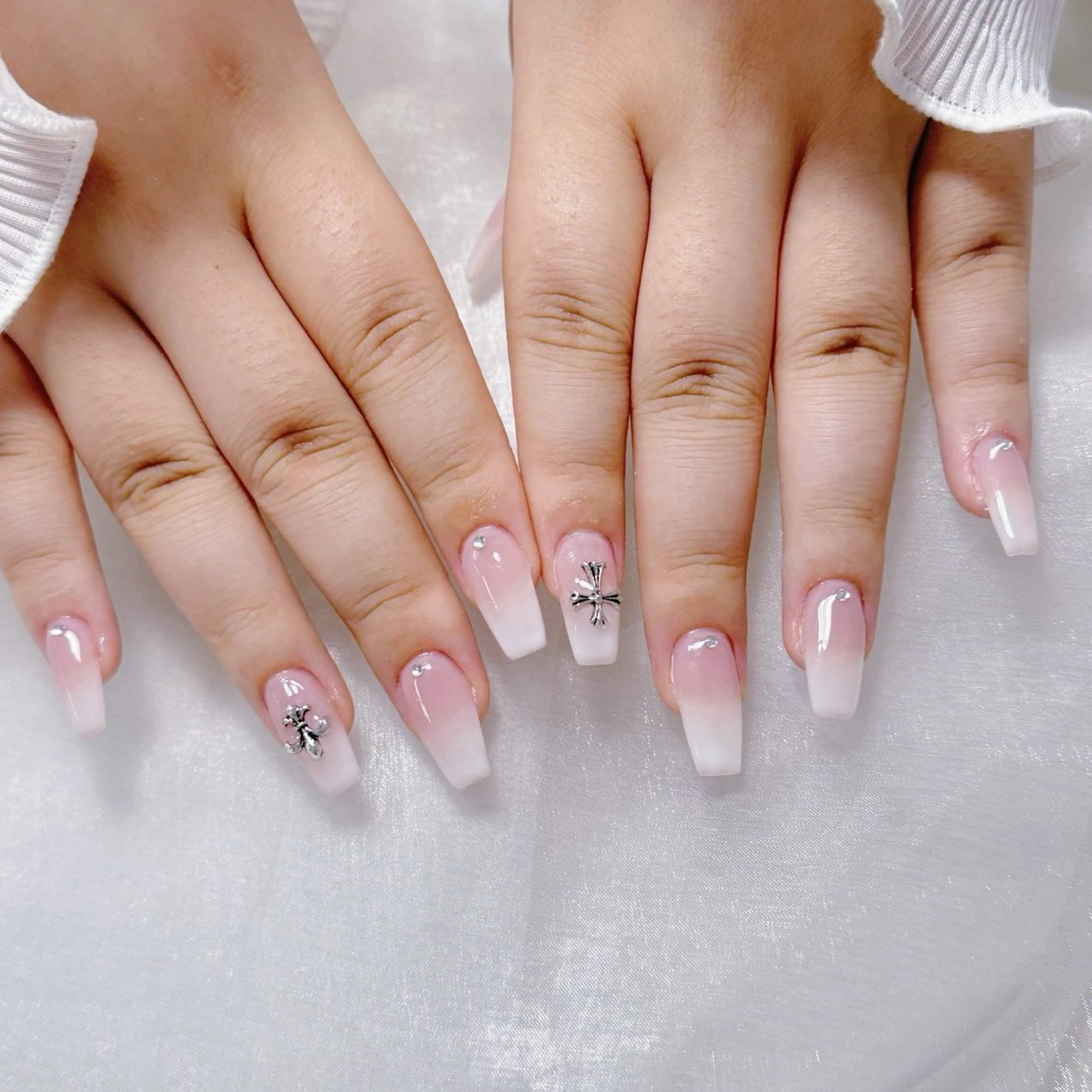 🩷チップ長さだし10本🩷ベイビーブーマー（ベース色付きカラーグラデーション）　オフ無しの写真