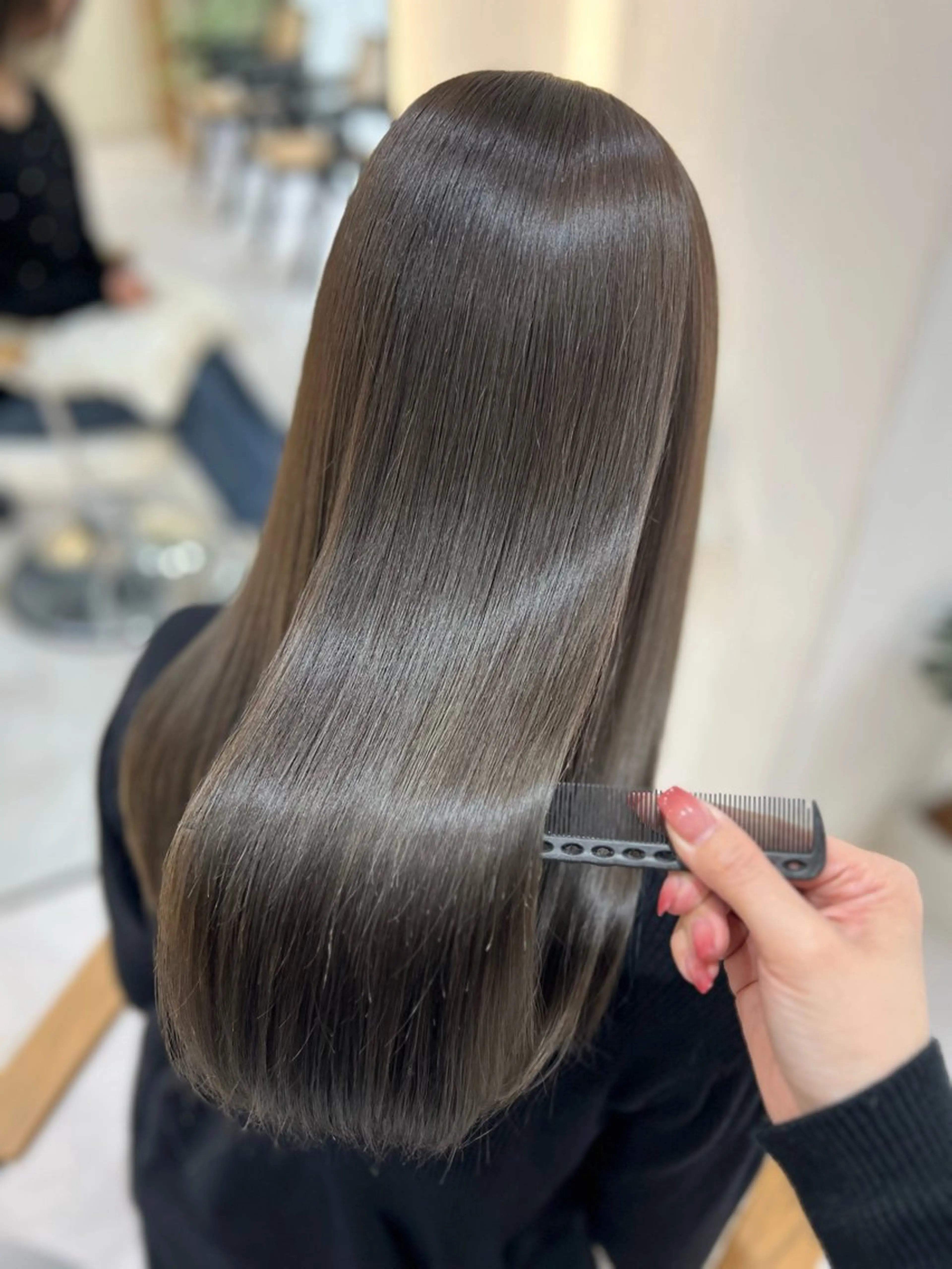 セミロング カラー Zina aimiのヘアスタイル