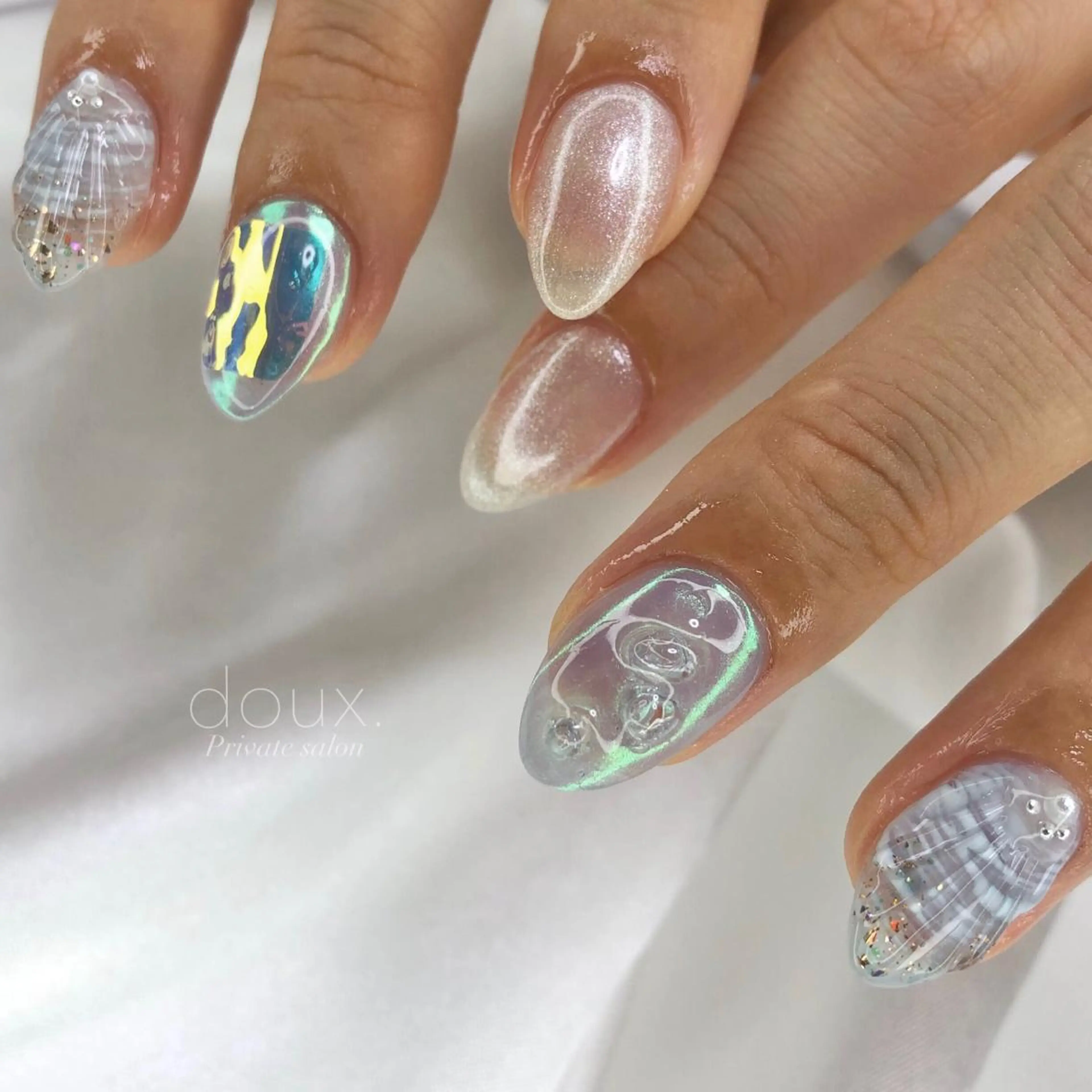 ネイル 氷ネイル・うるうるネイル 韓国ネイル ワンホンネイル ハンドネイル doux. nailのネイルデザイン