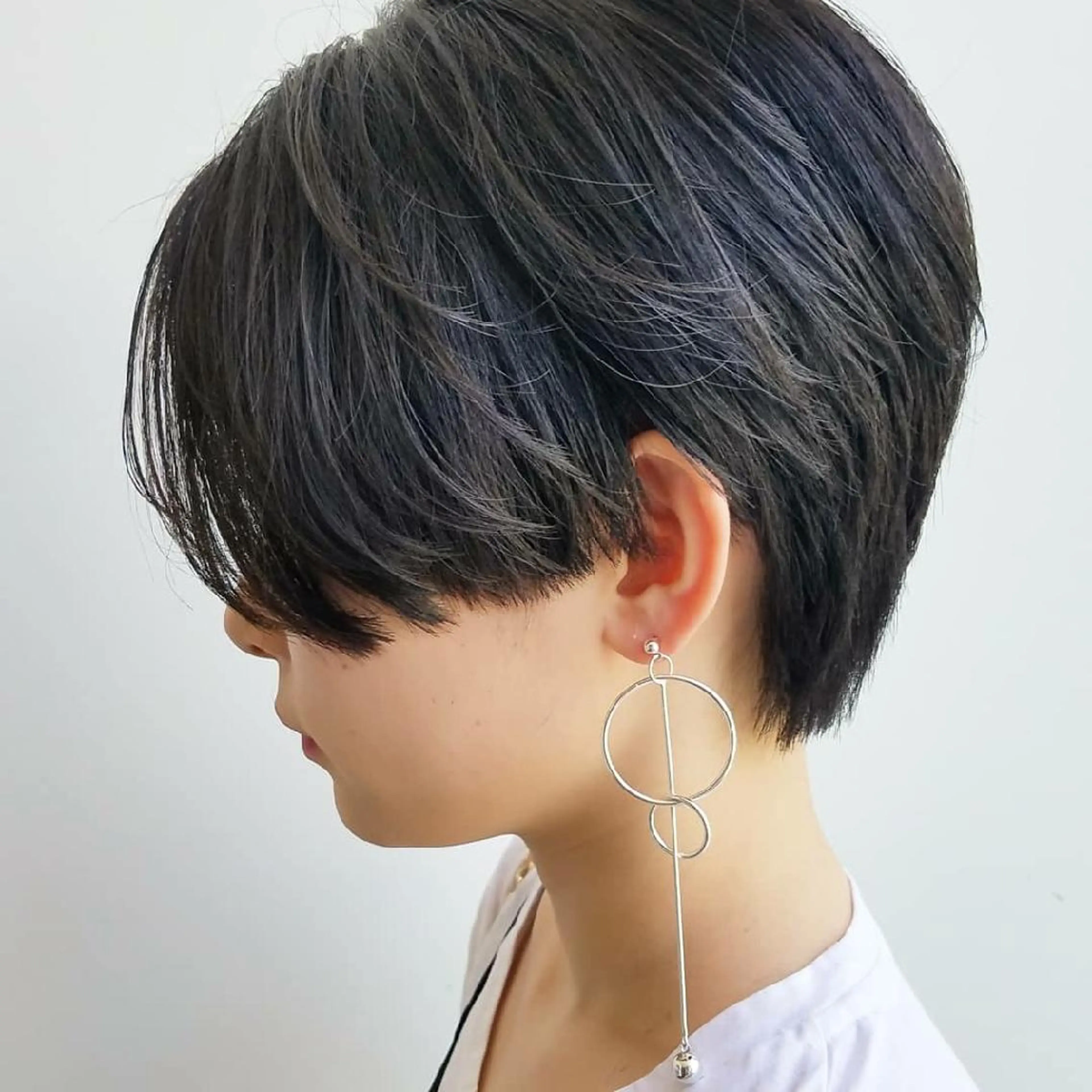 ショート カラー ショートヘア iplus✴ まつげ、眉毛、耳つぼのマツエク・マツパデザイン