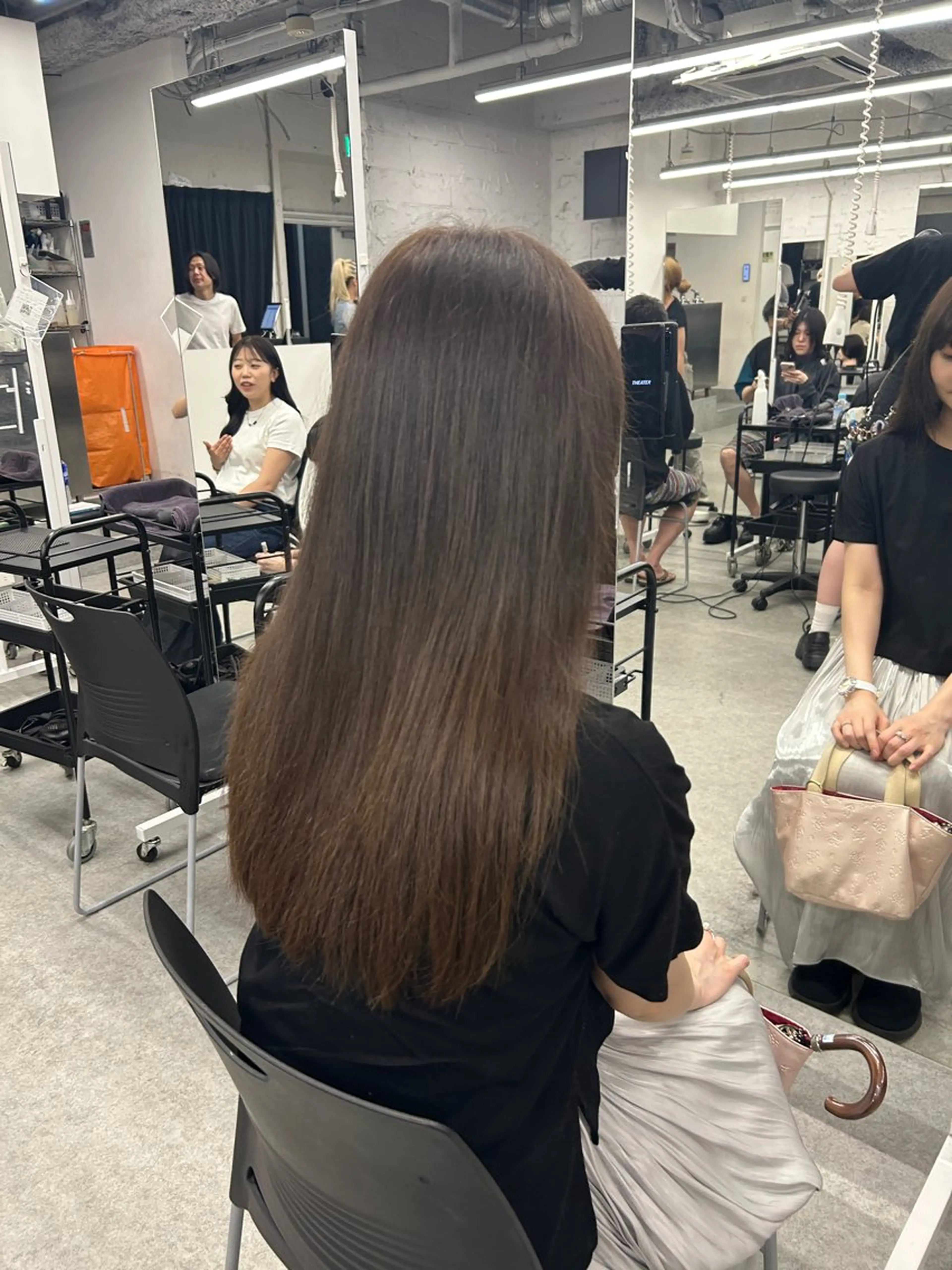 ロング トリートメント モテ艶🪄透明感カラ ー🦋RION🦋のヘアスタイル