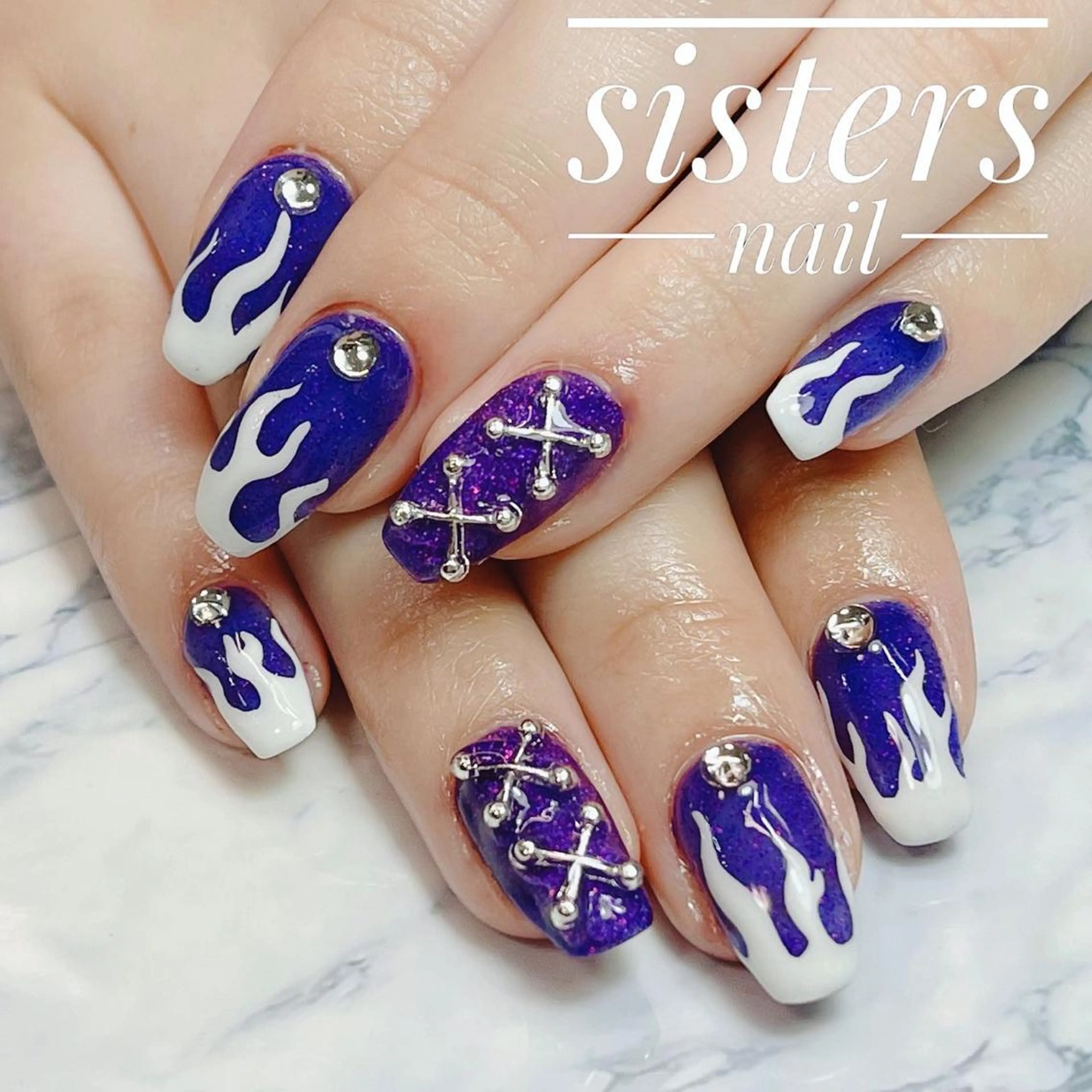 ネイル アートネイル キラキラネイル ワンカラーネイル 夏ネイル sisters nail.fのネイルデザイン