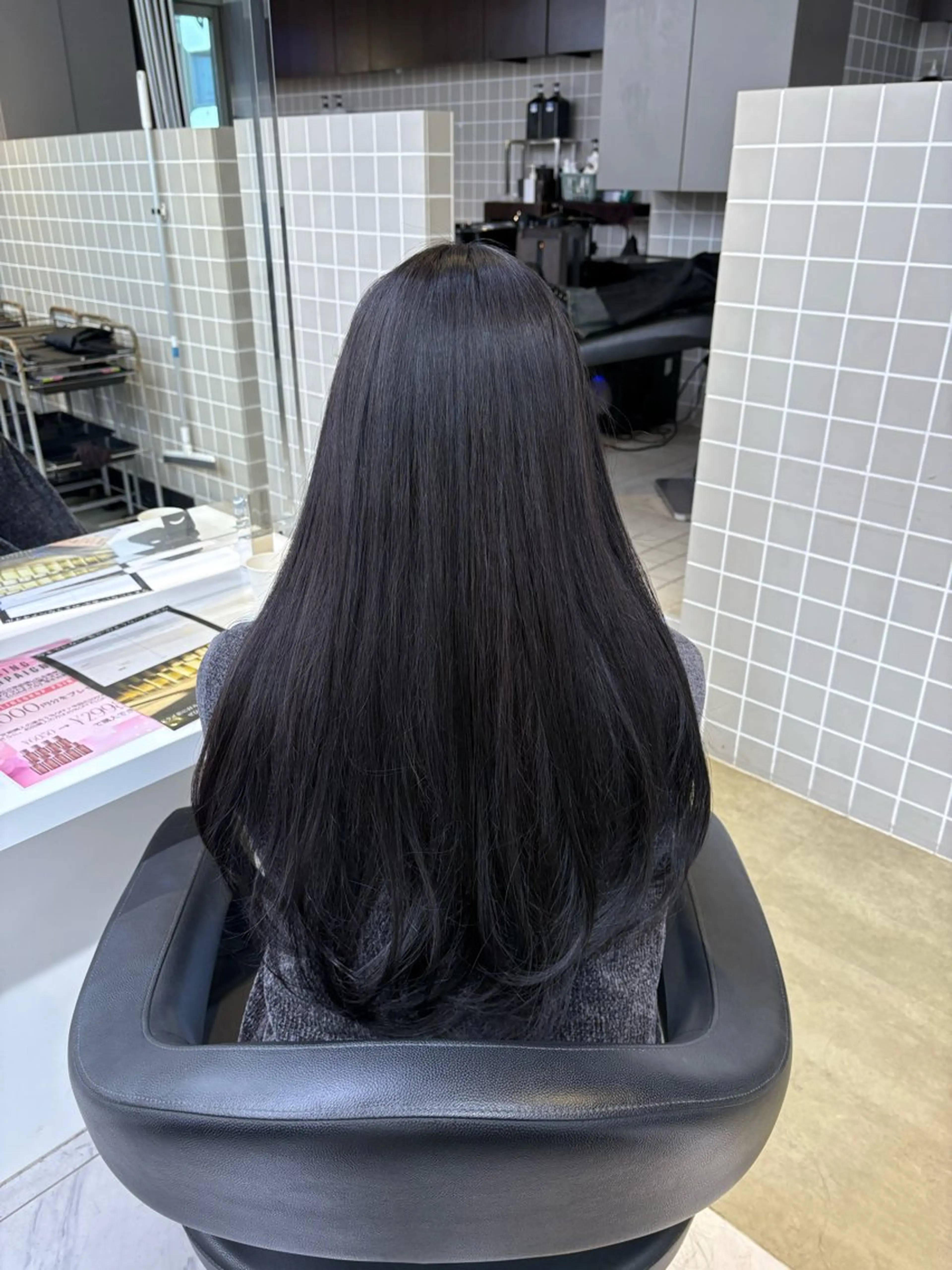 ロング カット ヘアカラー トリートメント ヘッドスパ ヘアセット 寒色＆ブリーチ特化 寒色MiOのヘアスタイル