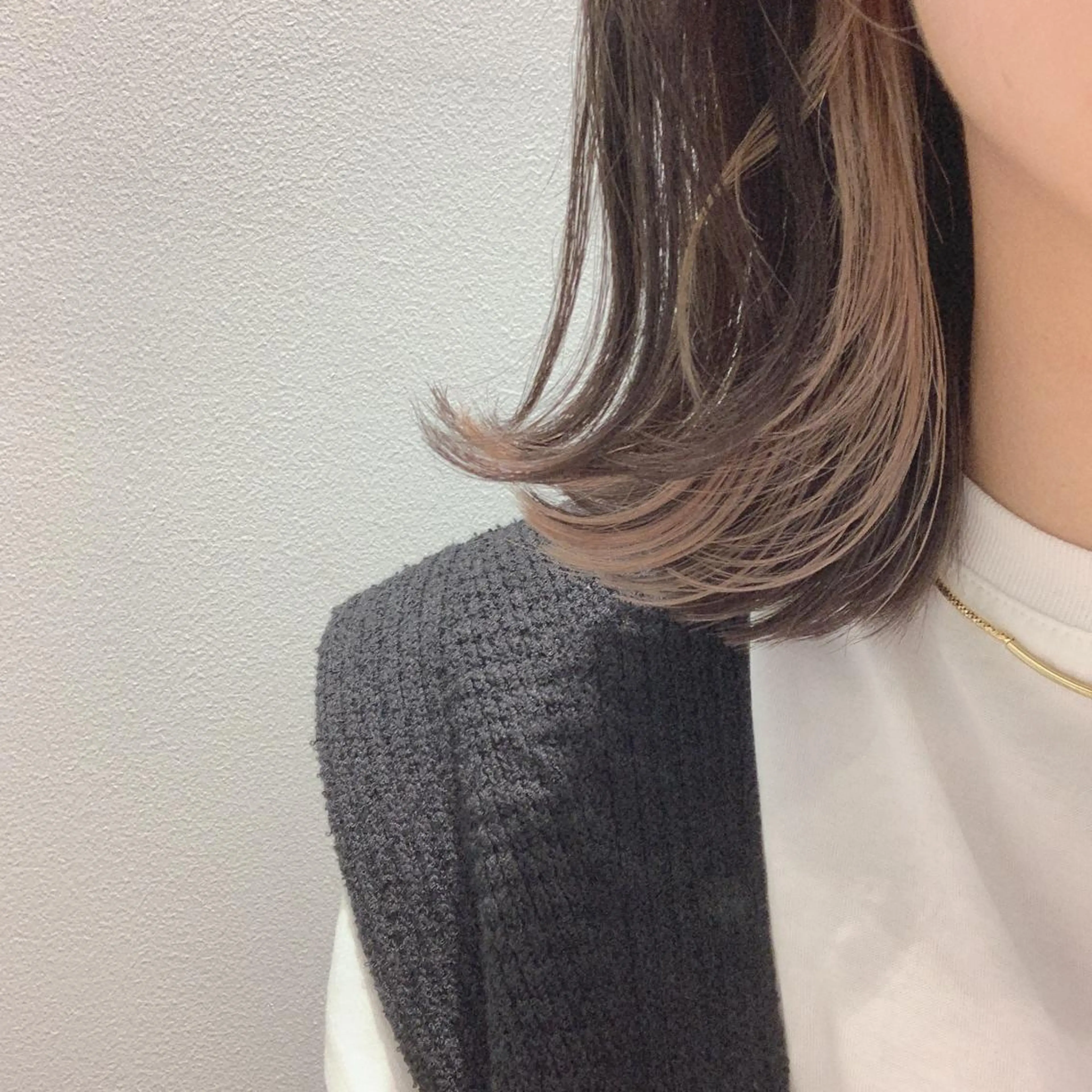 ミディアム カラー SHEARA BY CARE所属・. AYUKAのヘアスタイル