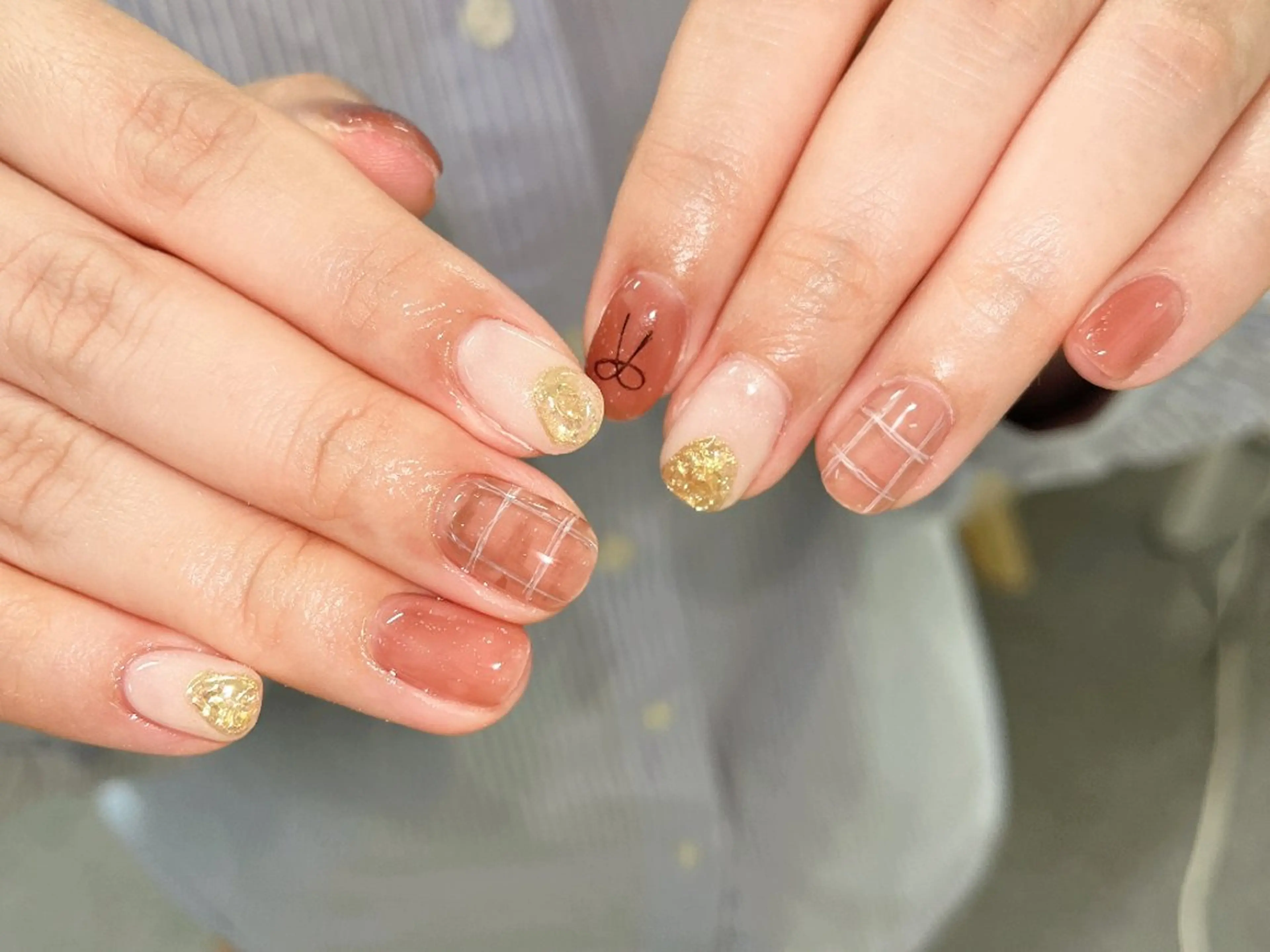 ネイル ハンドネイル グロー ネイルのネイルデザイン