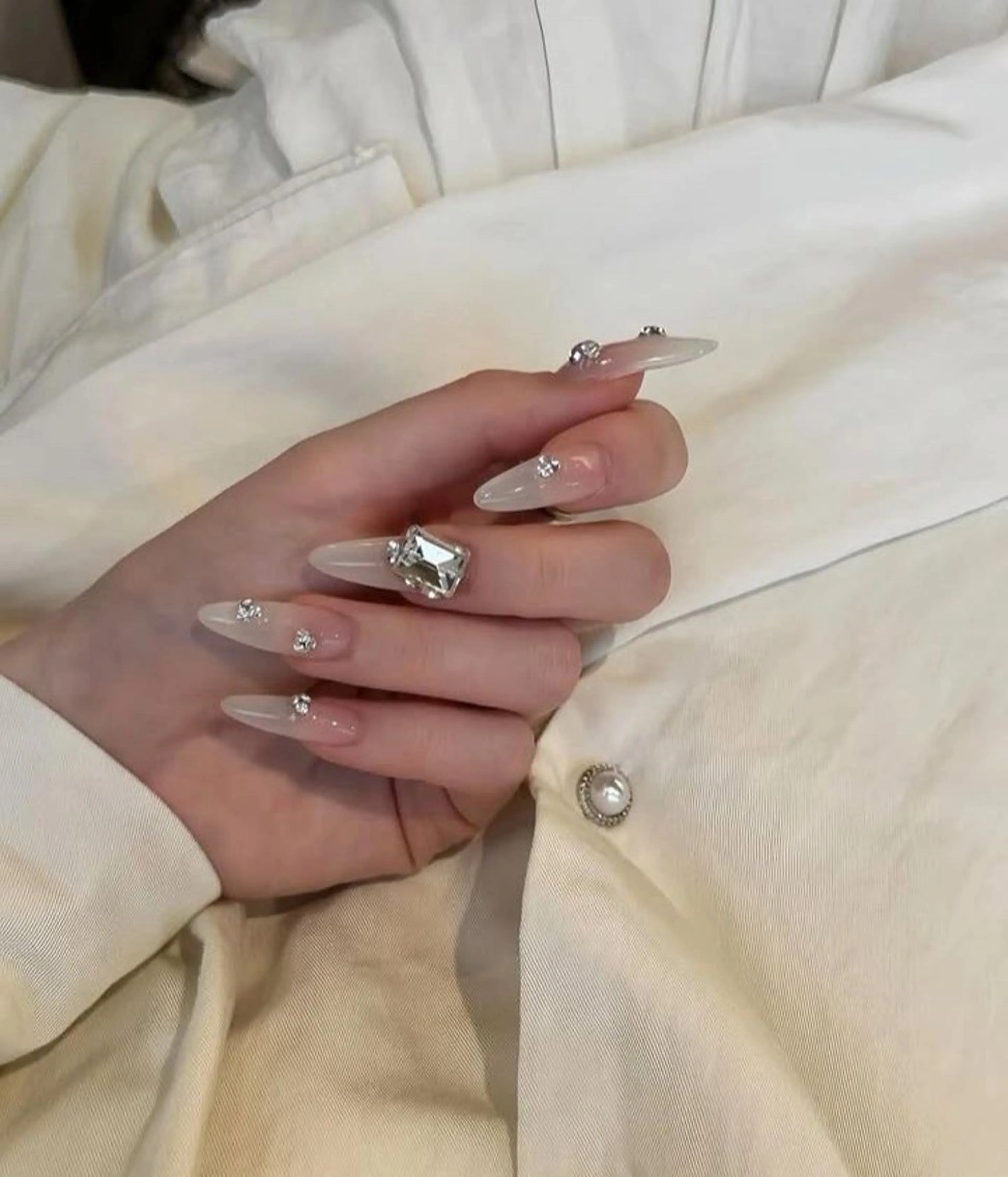 ネイル フレンチネイル キラキラネイル 韓国ネイル シンプルネイル ワンホンネイル ハンドネイル MEI Nailのネイルデザイン