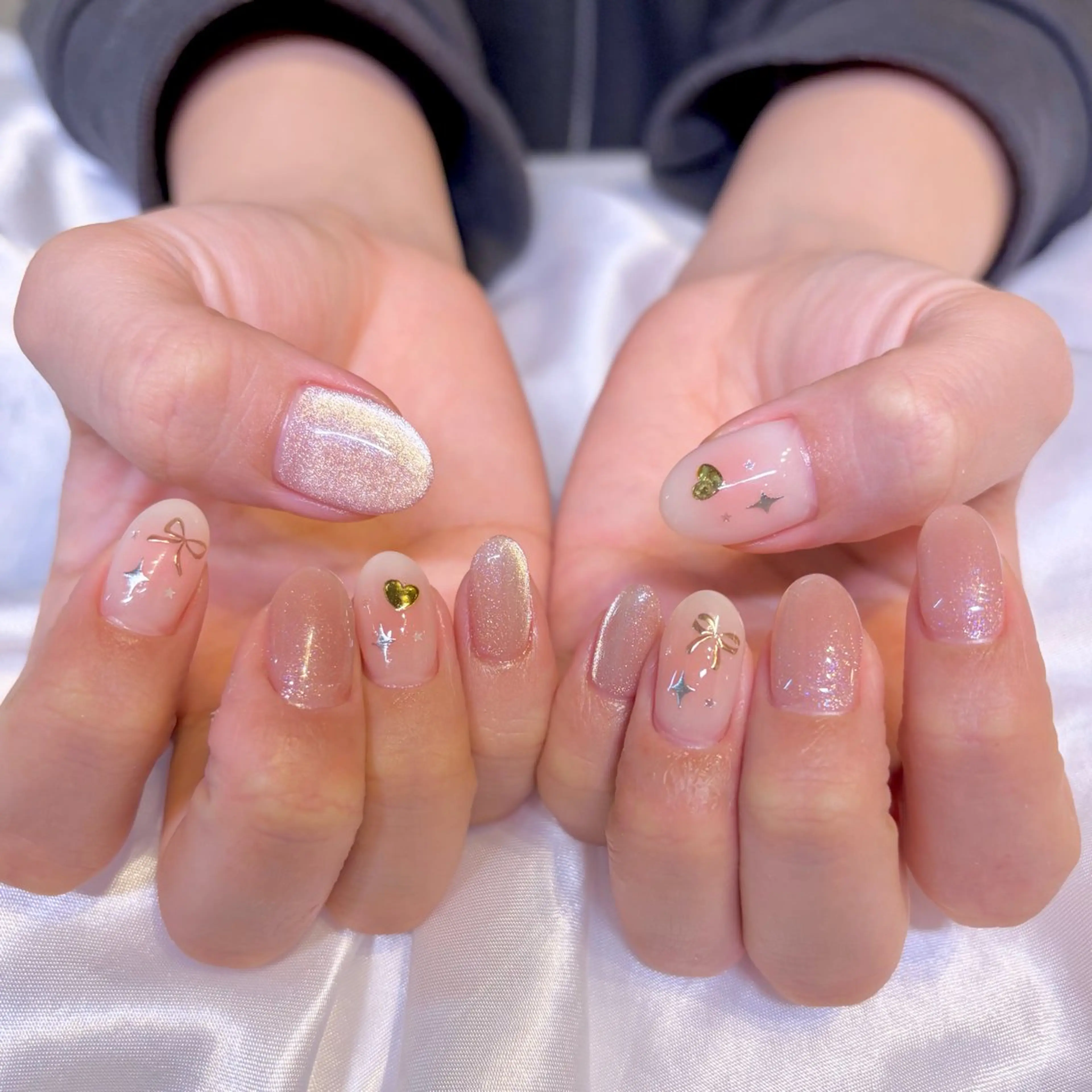 ネイル ガーリー キラキラネイル ハンドネイル nail salon e'mu💐のネイルデザイン