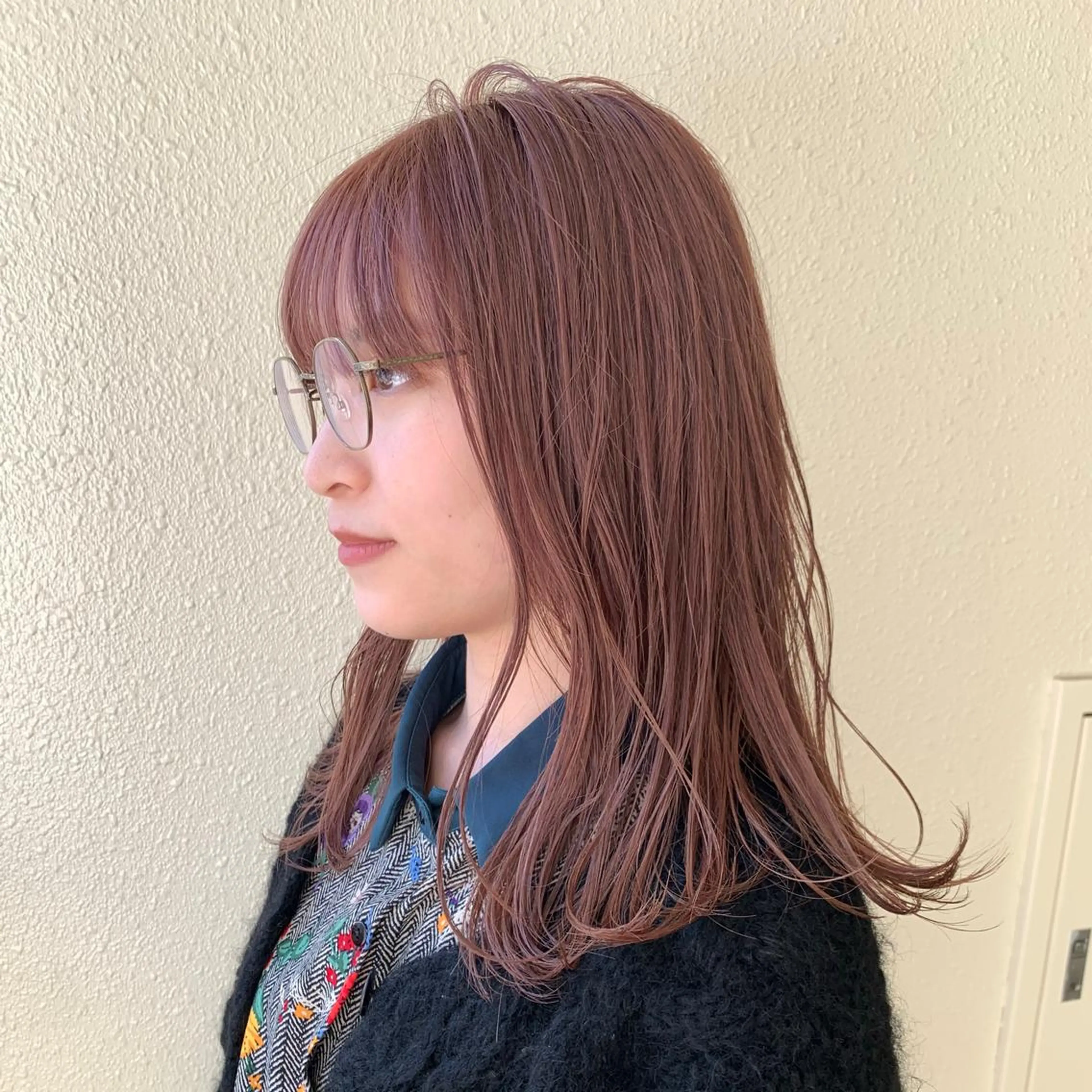 セミロング カラー ベージュカラー ピンクカラー ピンクベージュ iLi所属・iLi 《イリ》のヘアスタイル