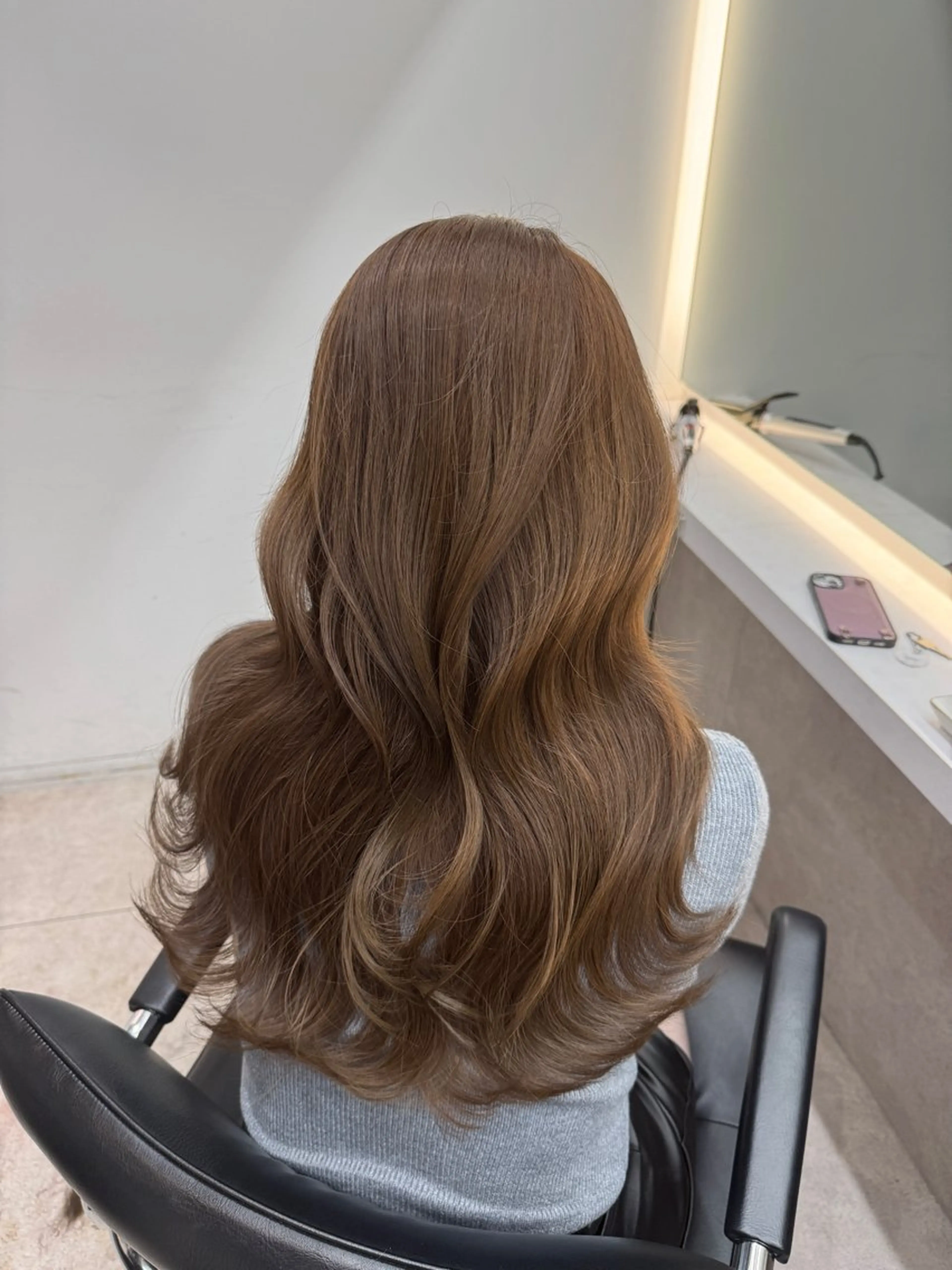 ロング チョコレートブラウン 狐カラー ボブ 顔周りカット 髪質改善 ヘアカラー トリートメント 髪質改善/美髪縮毛矯 正のスペシャリストのヘアスタイル