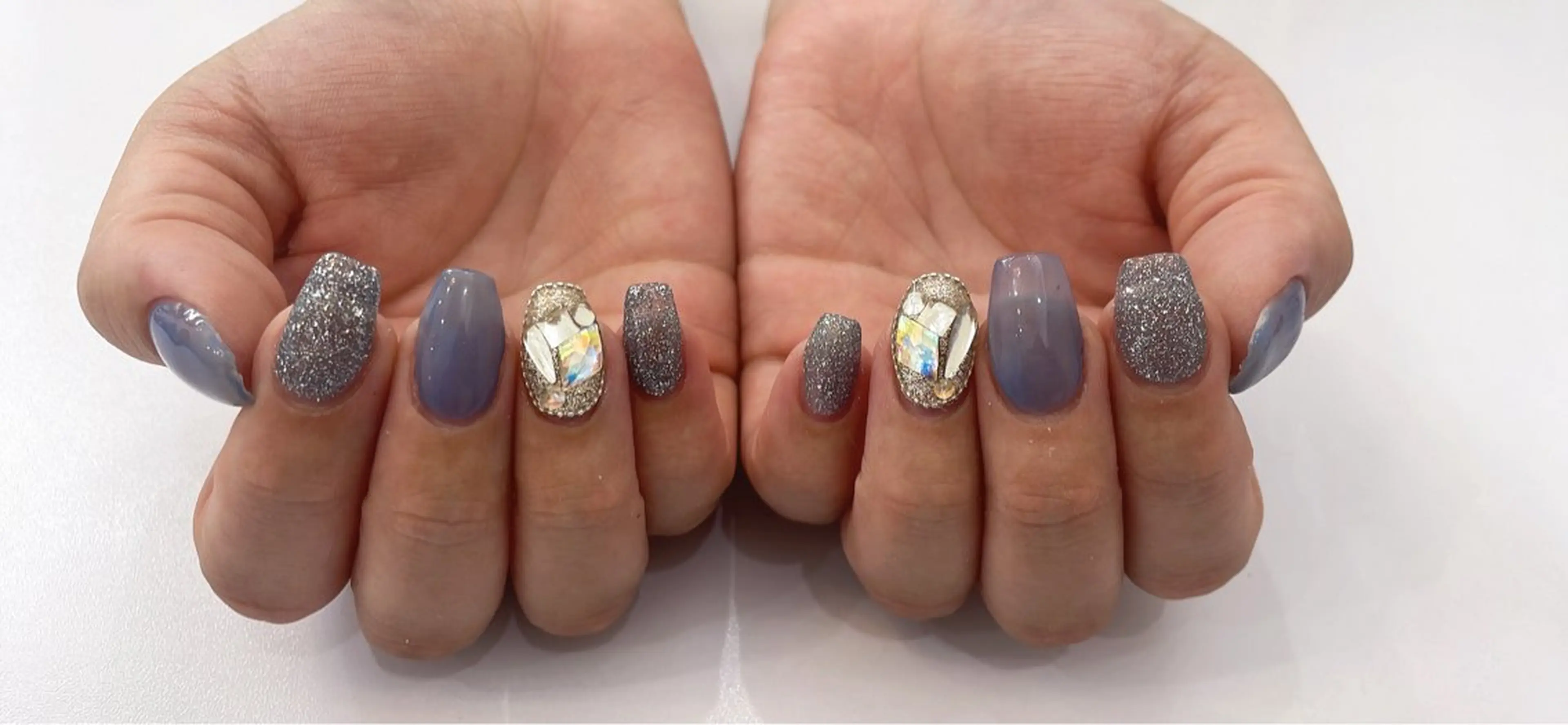 ネイル REGINA所属・REGINA 理沙のネイルデザイン