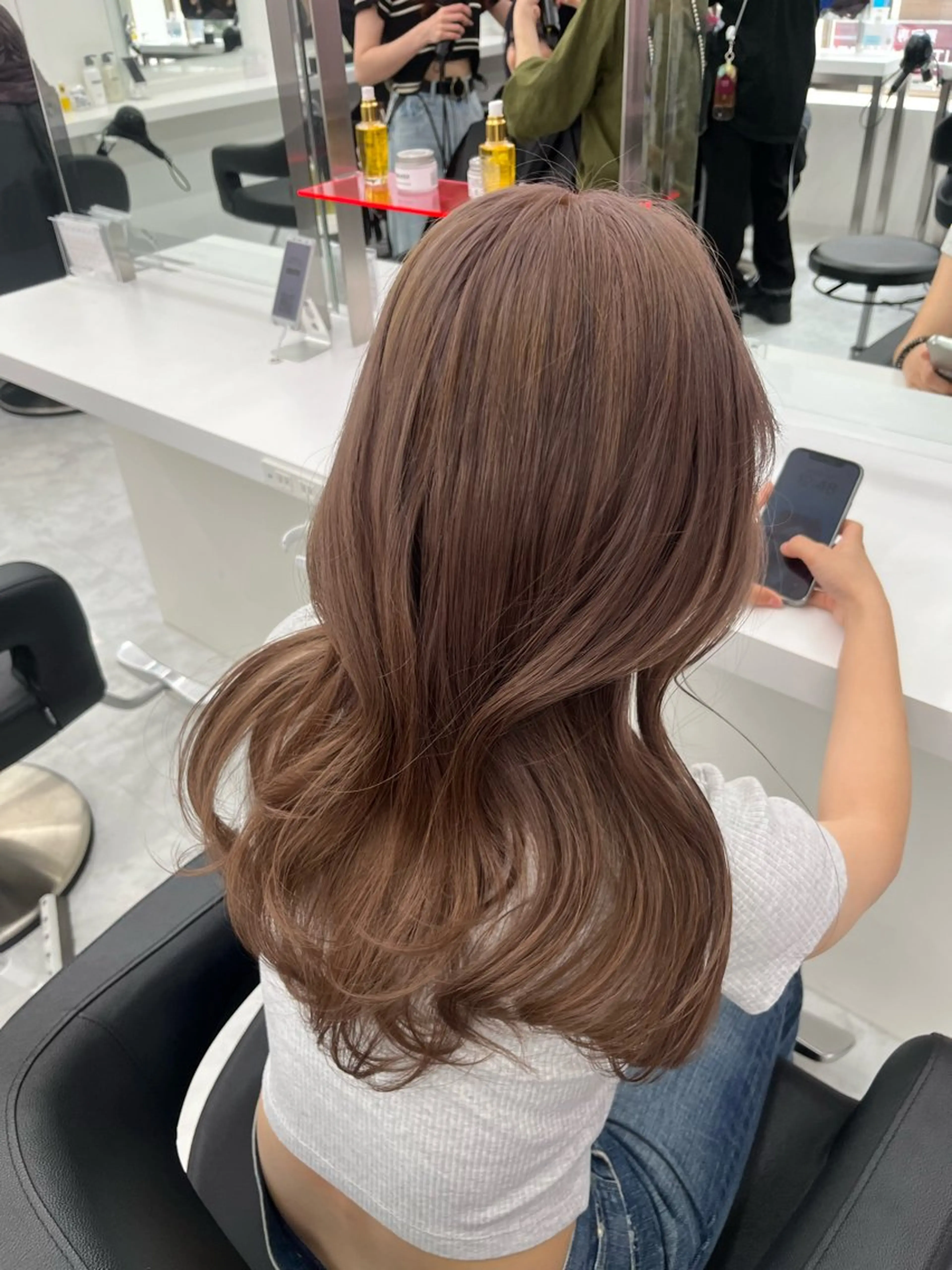 ロング ヘアカラー トリートメント ヘッドスパ ヘアセット ❤︎ワンホンガーリー なハイトーンヘア❤︎のヘアスタイル