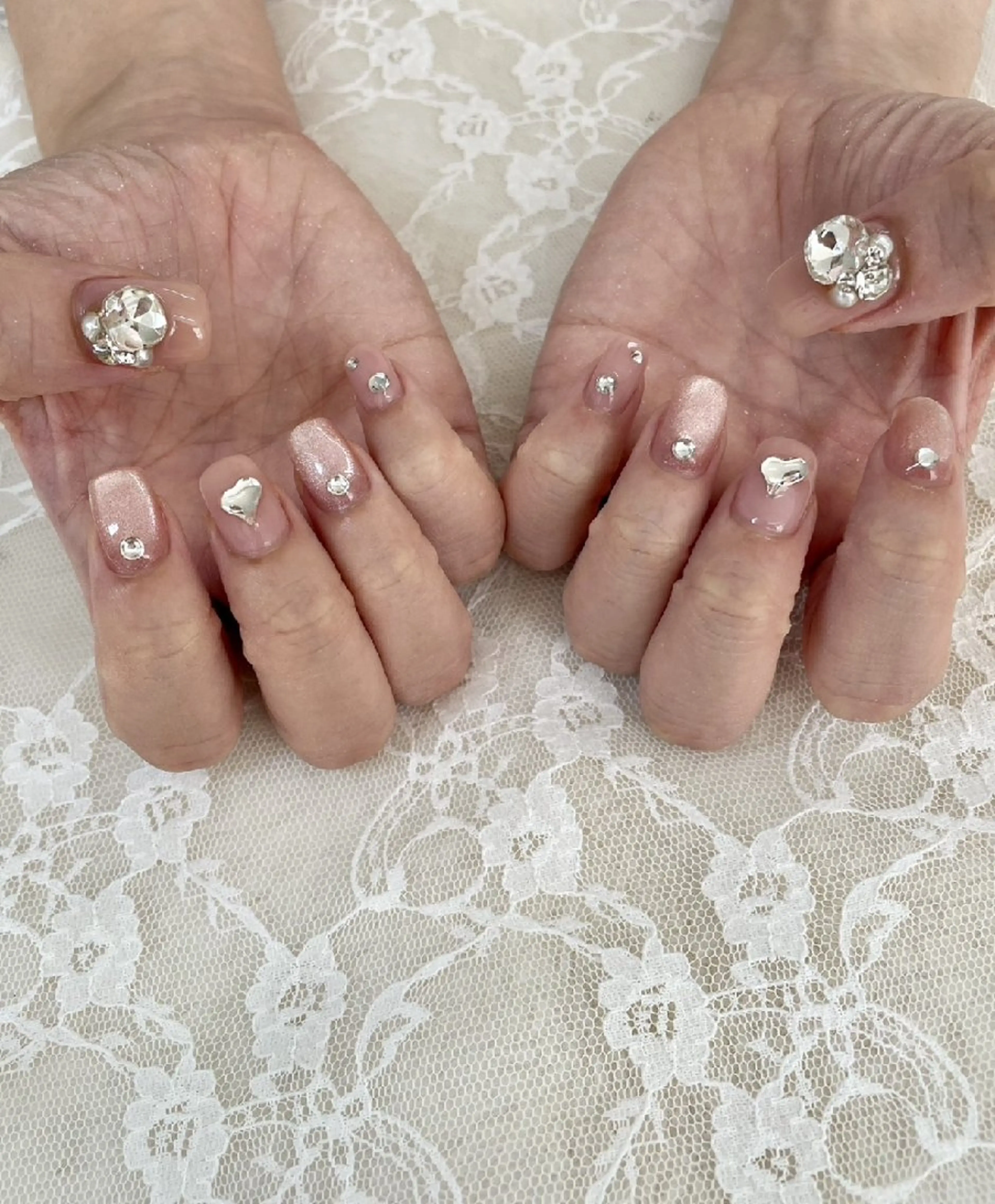 ネイル ピンク ストーンネイル ワンホンネイル ハンドネイル ハンドケア 心斎橋Salon Epokkuのネイルデザイン