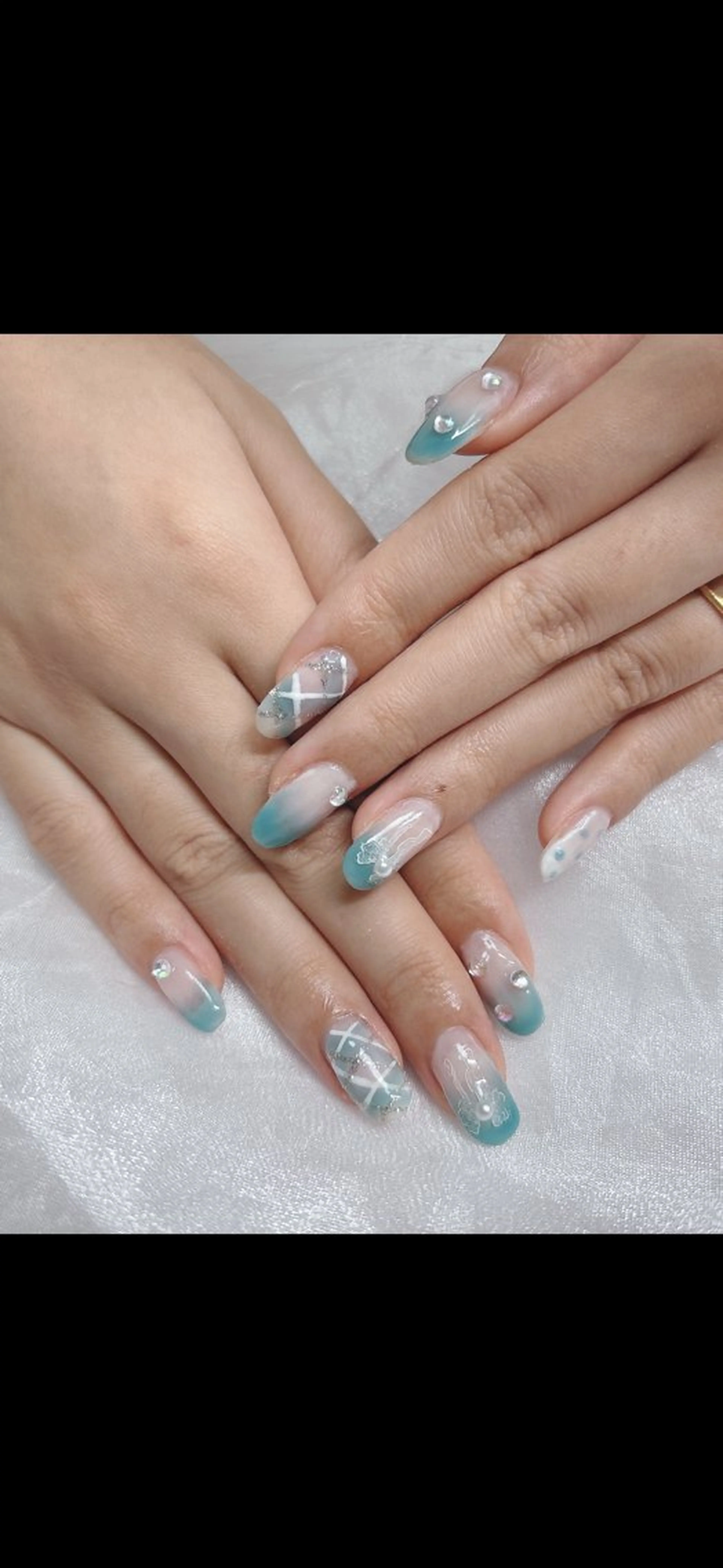 ネイル グラデーション 水色 ハンドネイル BABY LION :Fumiyoのネイルデザイン