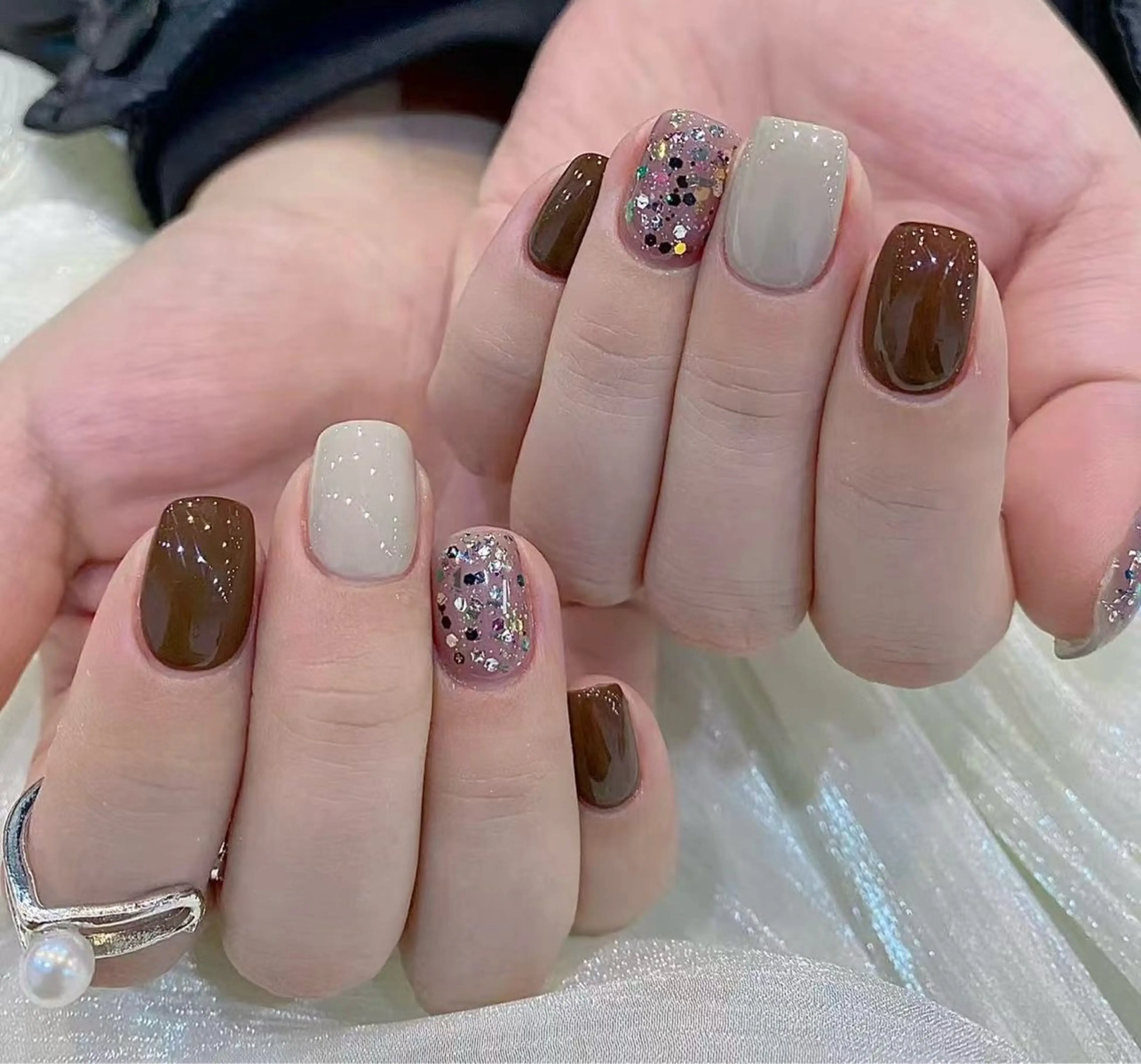 ネイル アートネイル チークネイル 長さ出し フラッシュネイル キラキラネイル For you. Nail Salonのネイルデザイン