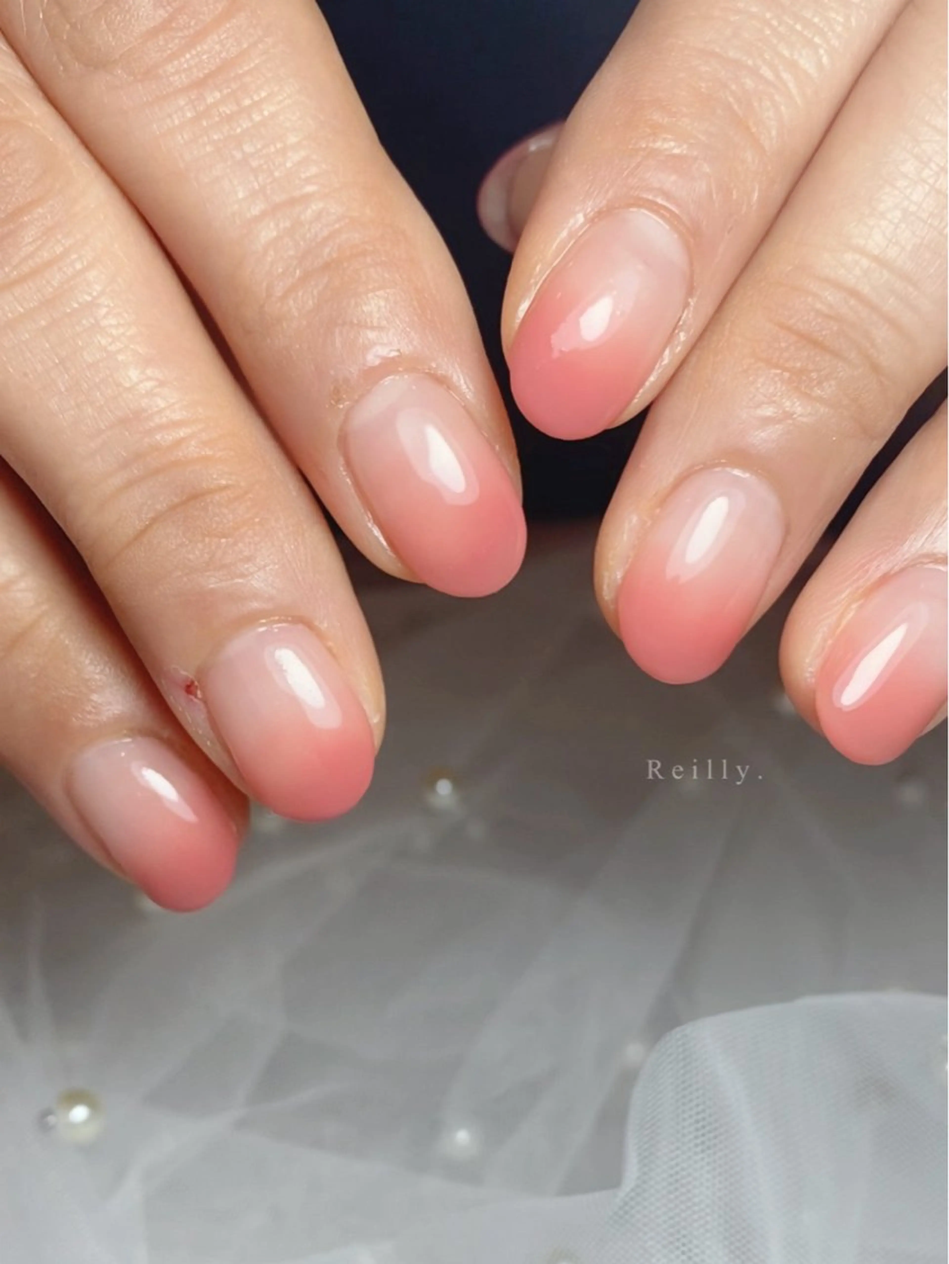 ネイル フラッシュネイル ジェルネイル グラデーション ラメ(グリッター) ラメグラデーション REILLY.　private nail salon所属・Marina 《REILLY.》のネイルデザイン