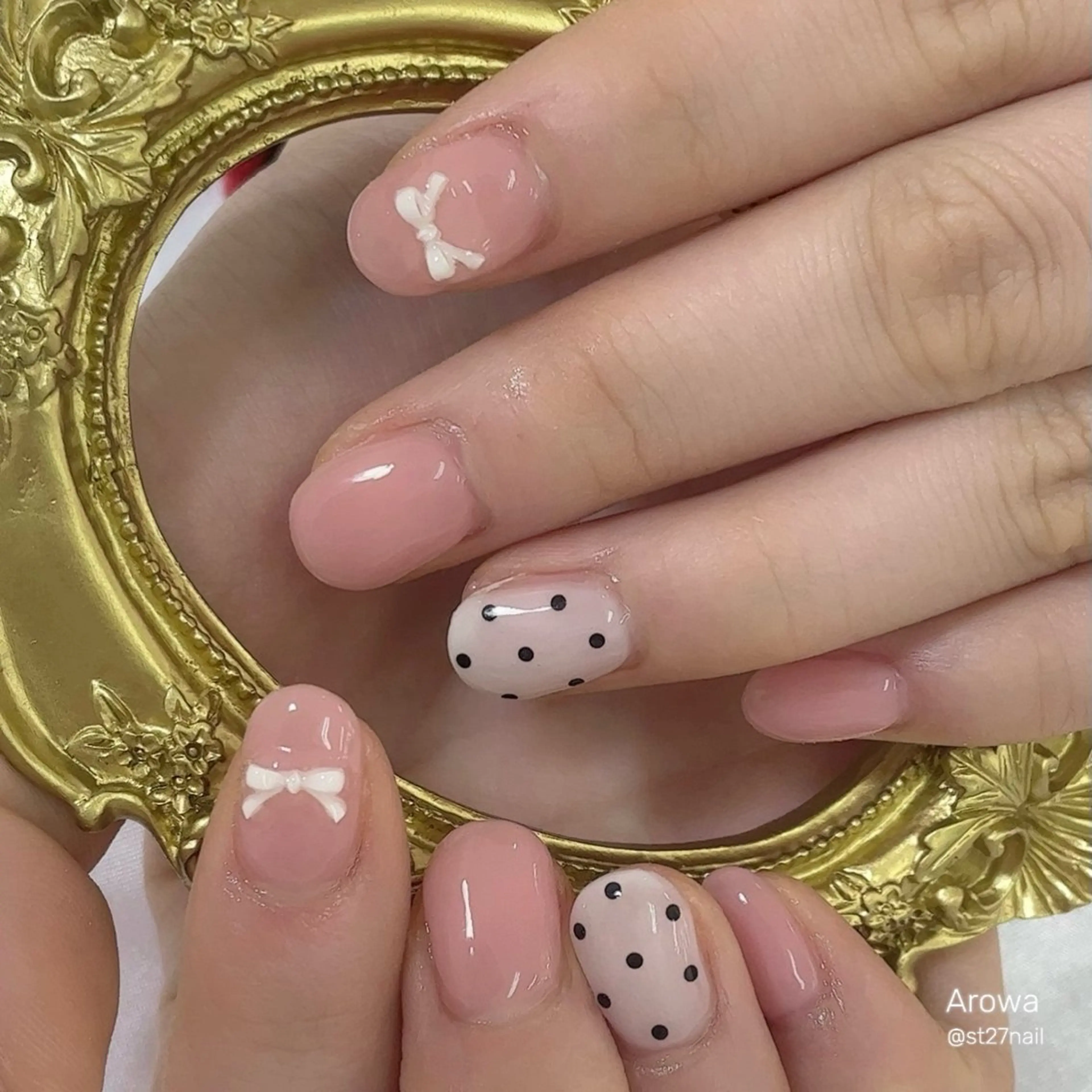 ネイル ドット リボン ハンドネイル Arowa 佐藤のネイルデザイン