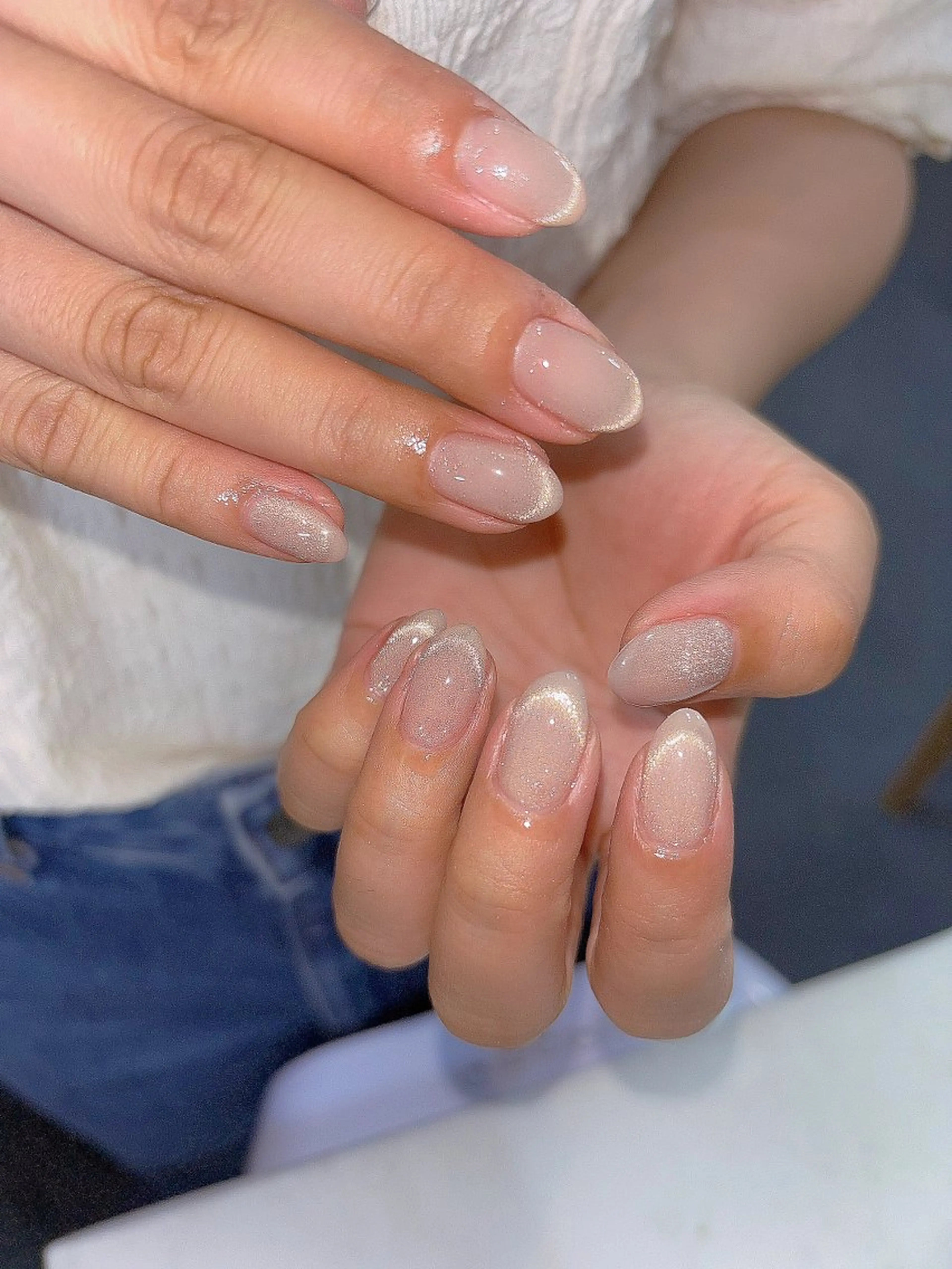 ネイル フレンチネイル キラキラネイル マグネットネイル マグネットフレンチ オフィスネイル ハンドネイル ハンドケア 🎀NAIL🎀 AI🪄︎︎◝✩のネイルデザイン
